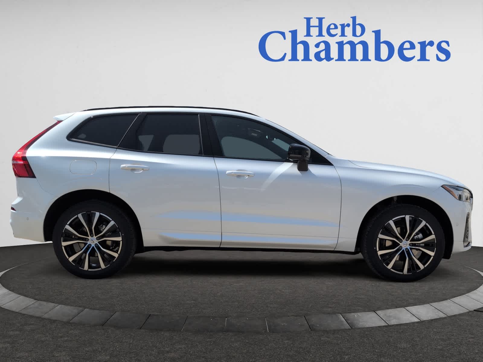 new 2025 Volvo XC60 car, priced at $54,545