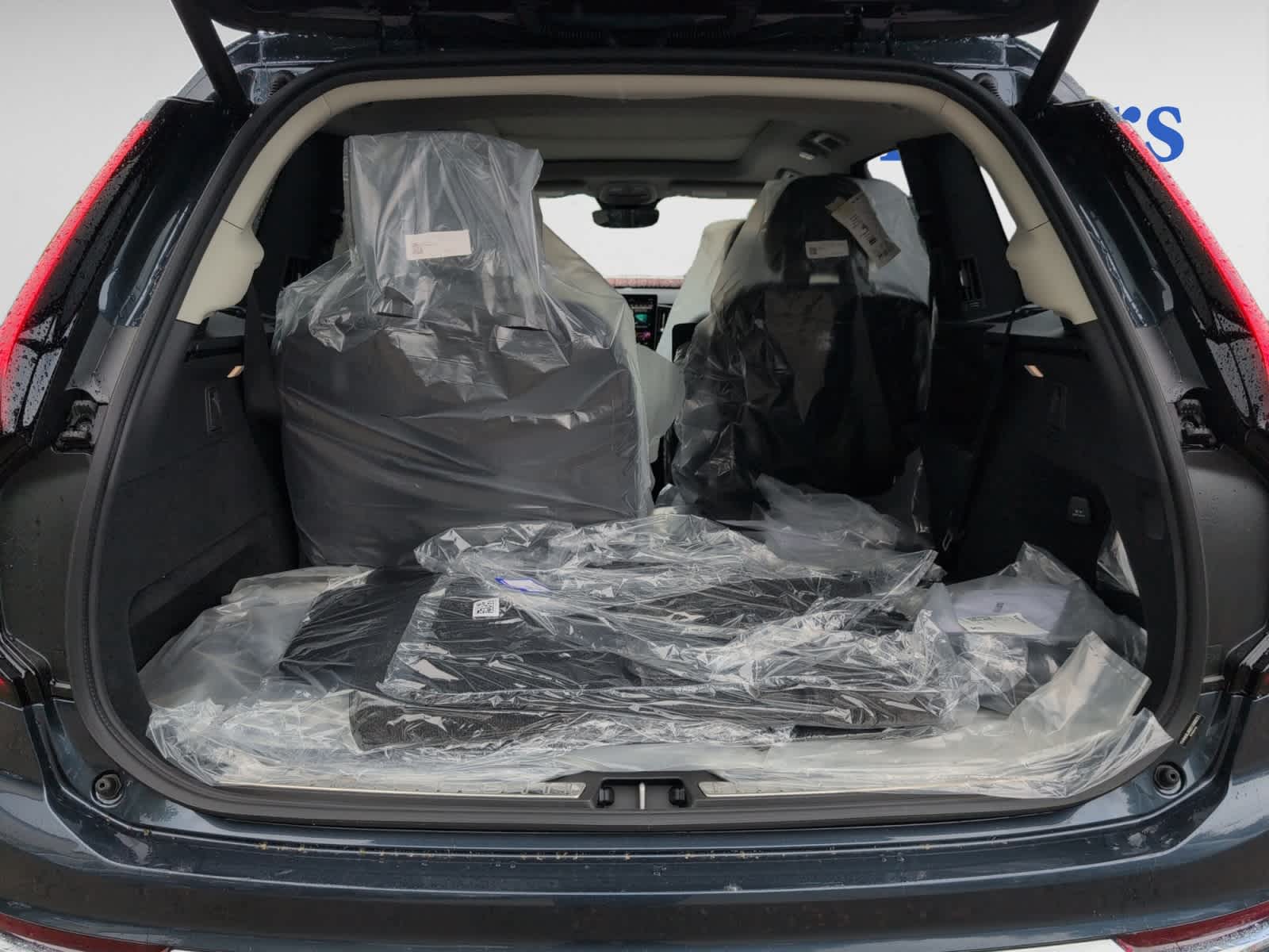 new 2025 Volvo XC90 plug-in hybrid car, priced at $79,635