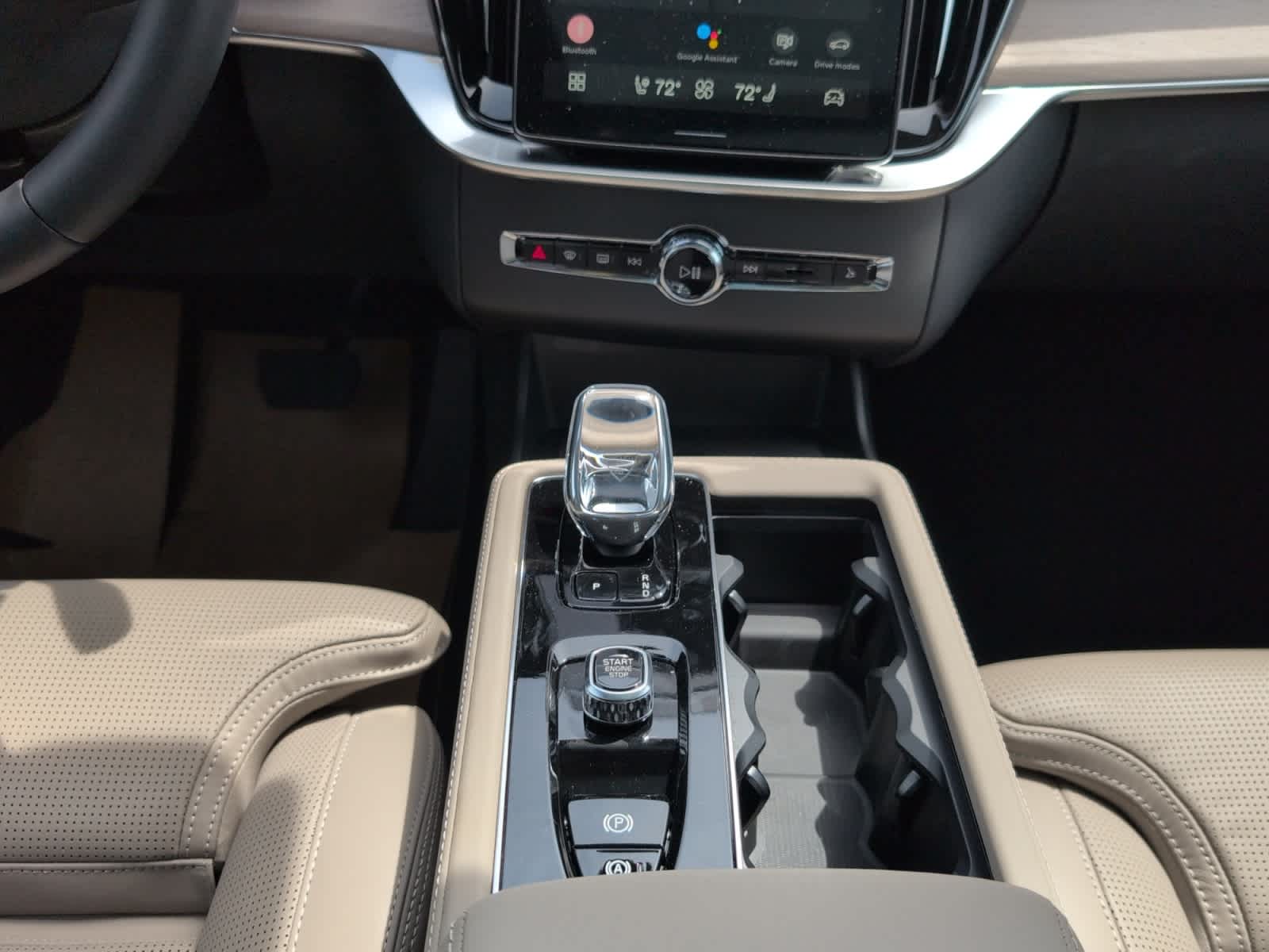 new 2025 Volvo XC90 plug-in hybrid car, priced at $82,405