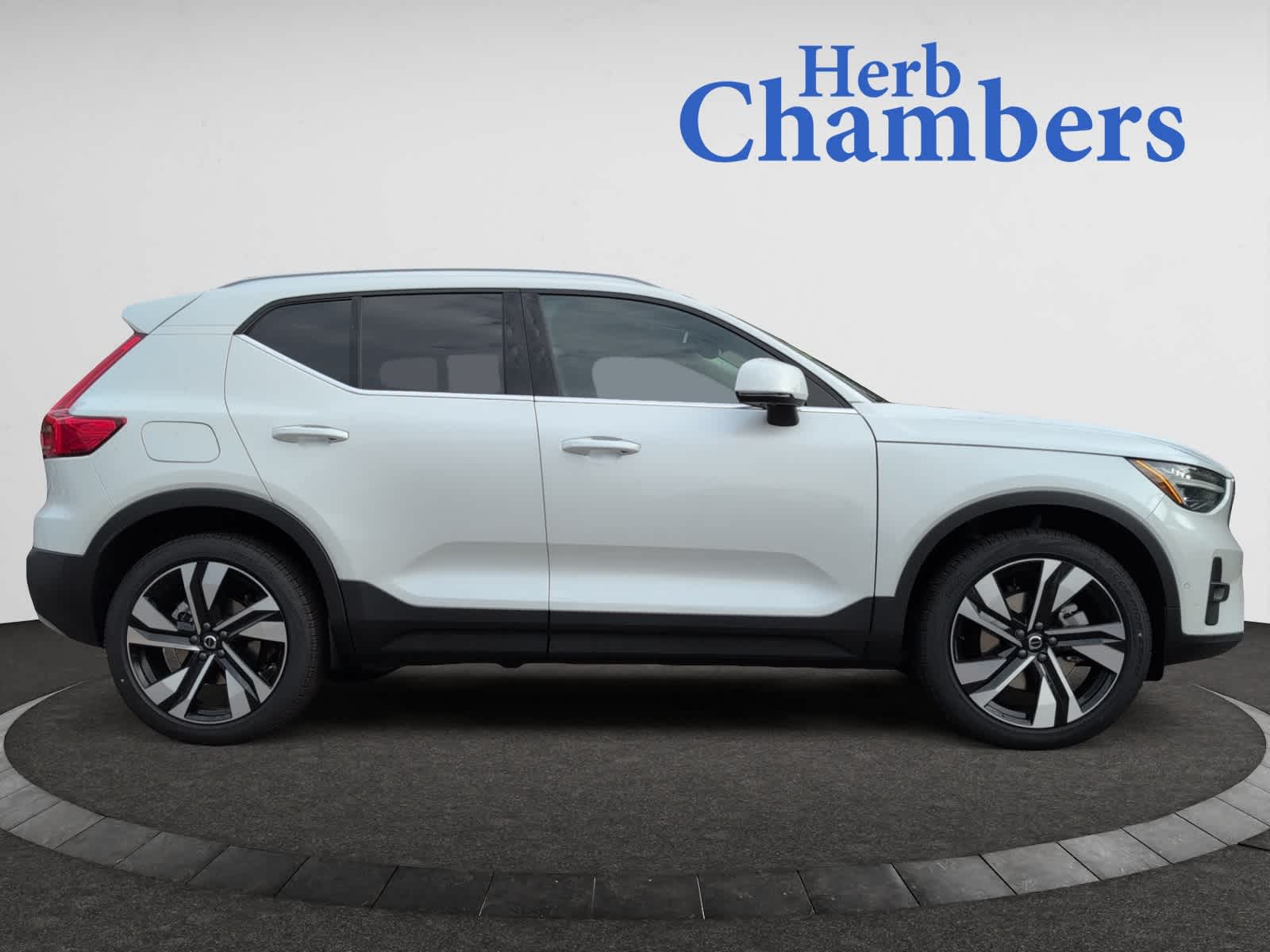 new 2025 Volvo XC40 car, priced at $49,810