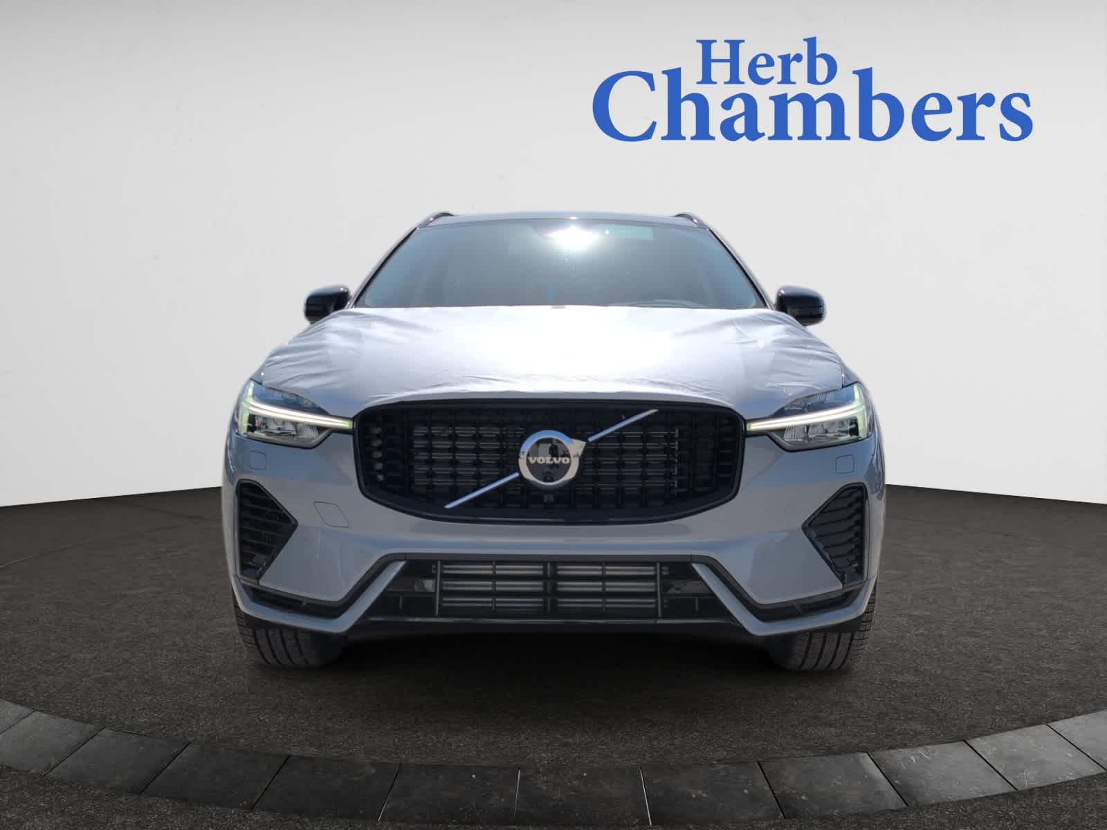 new 2025 Volvo XC60 plug-in hybrid car, priced at $71,510