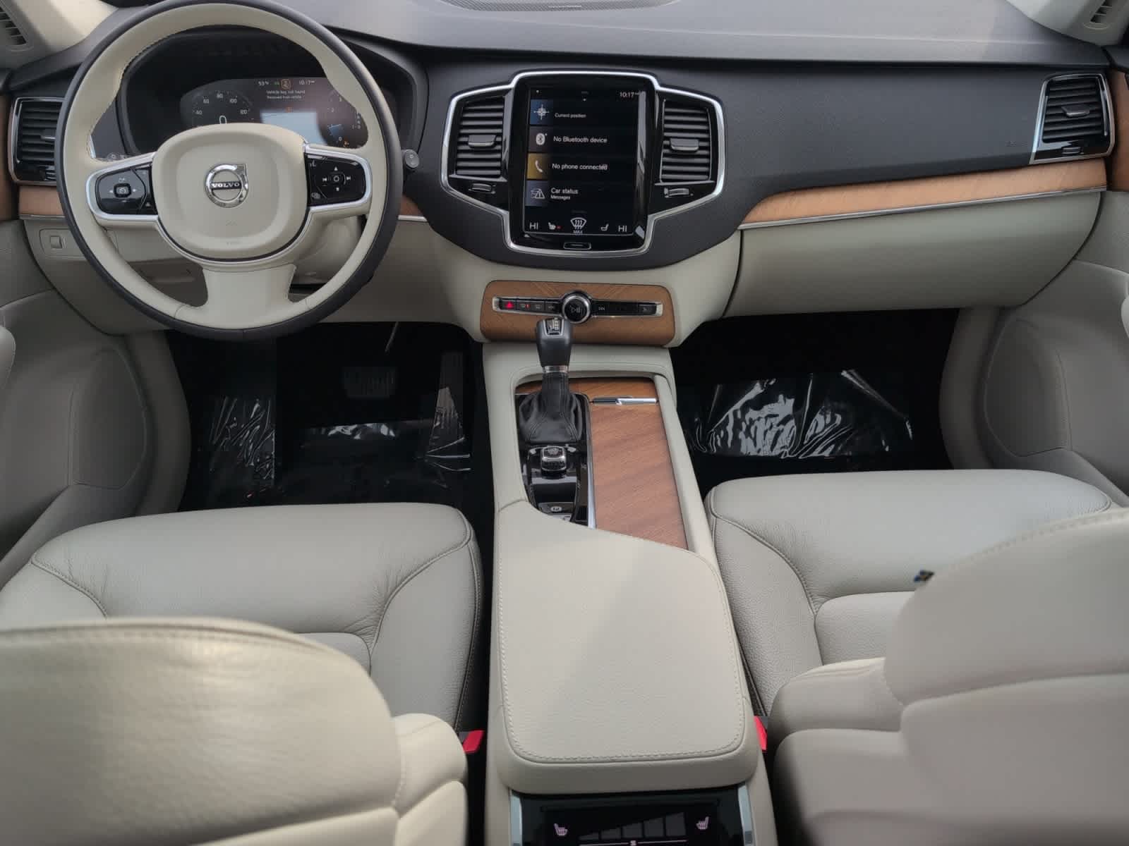 used 2022 Volvo XC90 car, priced at $43,998