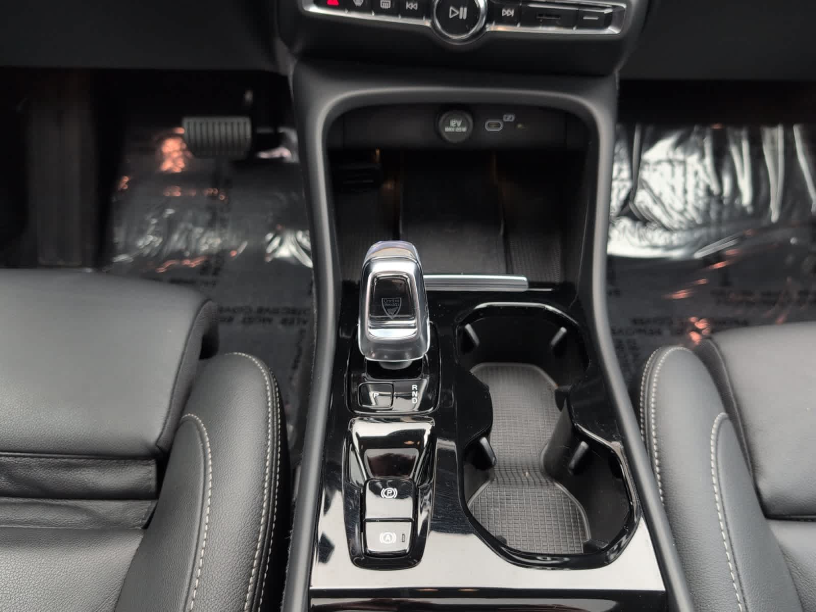 new 2024 Volvo XC40 car, priced at $51,130