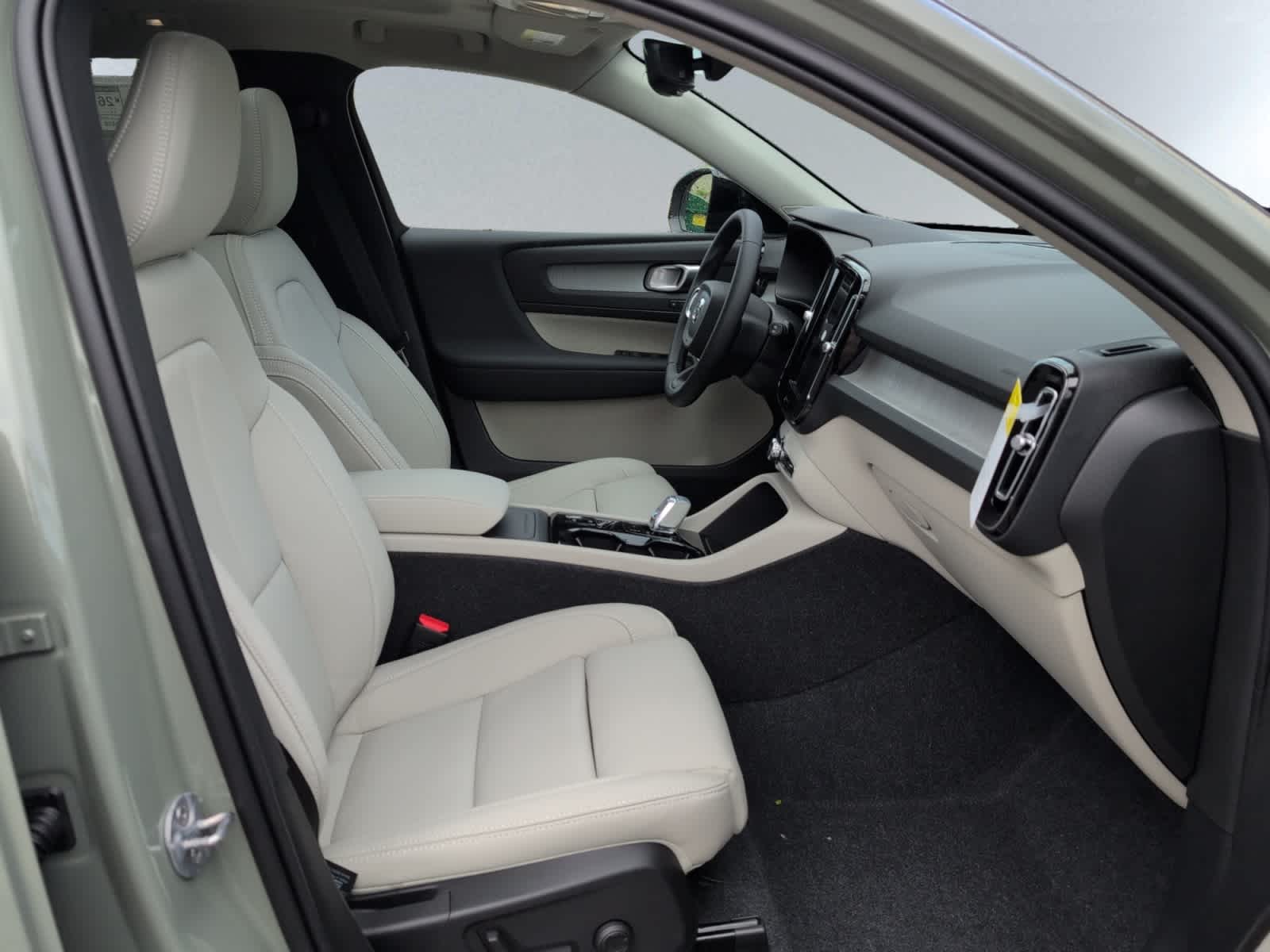 new 2025 Volvo XC40 car, priced at $49,810