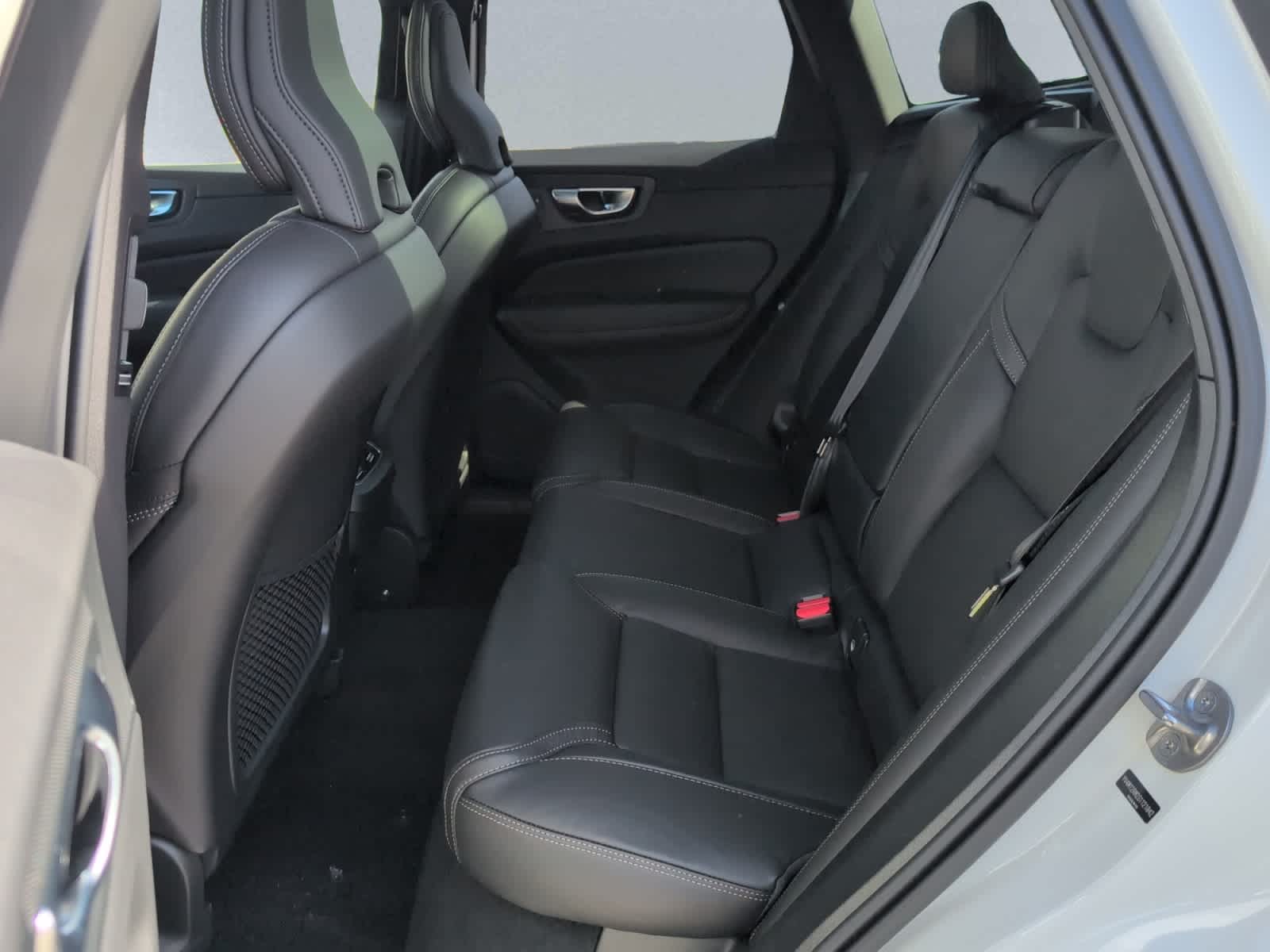 new 2025 Volvo XC60 car, priced at $60,660