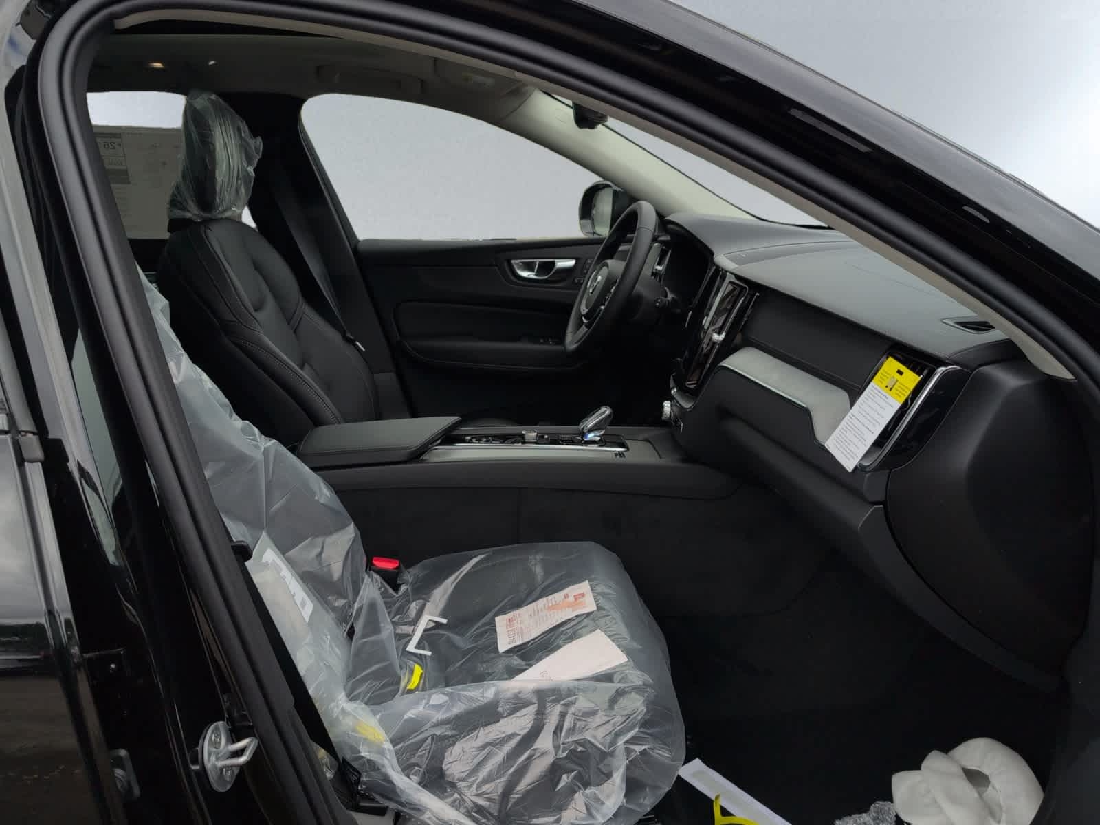 new 2025 Volvo XC60 car, priced at $60,660