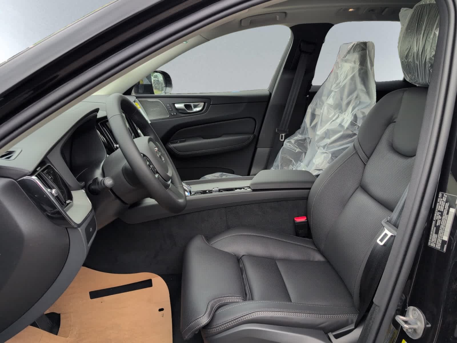new 2025 Volvo XC60 car, priced at $60,660