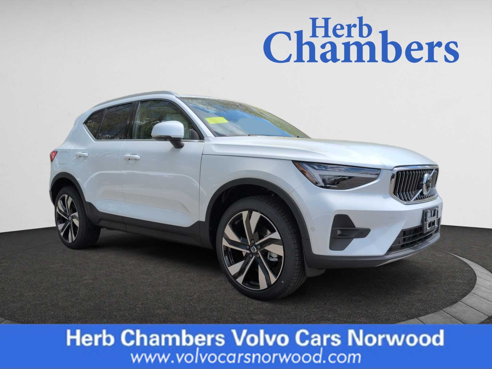 new 2025 Volvo XC40 car, priced at $52,235