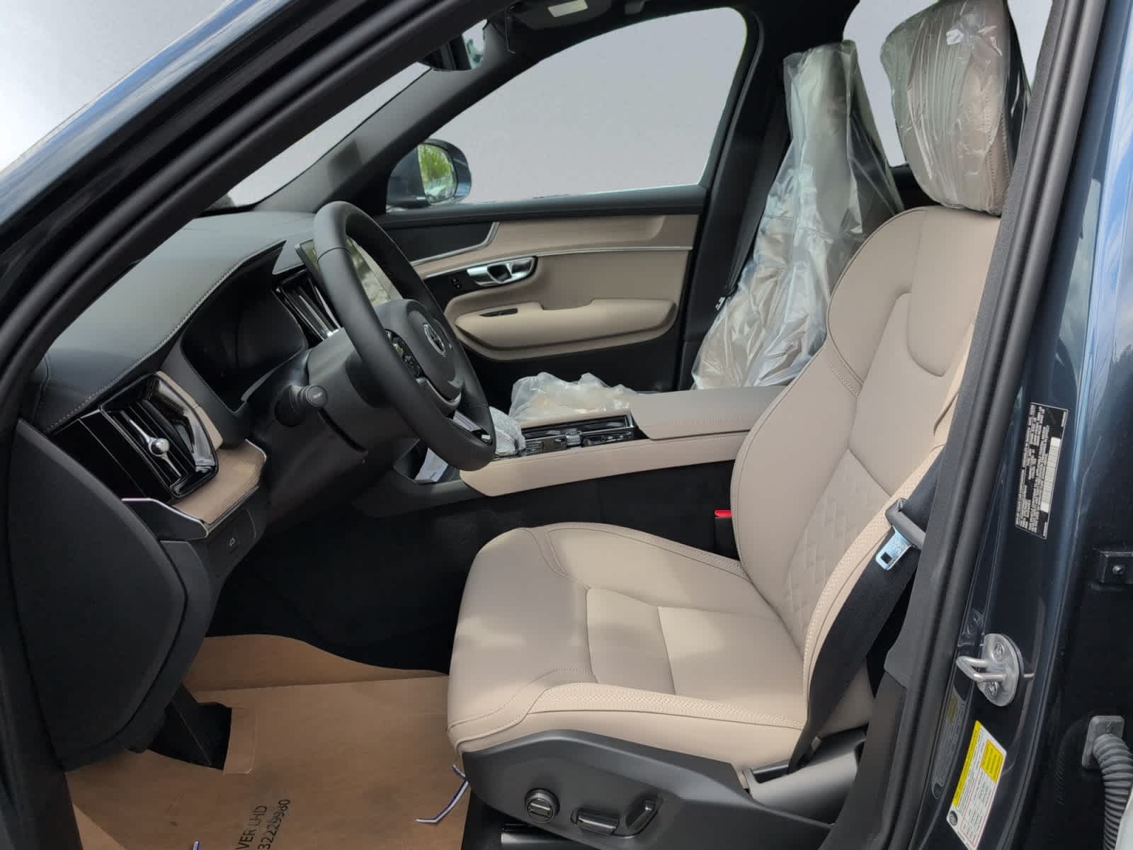 new 2025 Volvo XC90 car, priced at $60,545