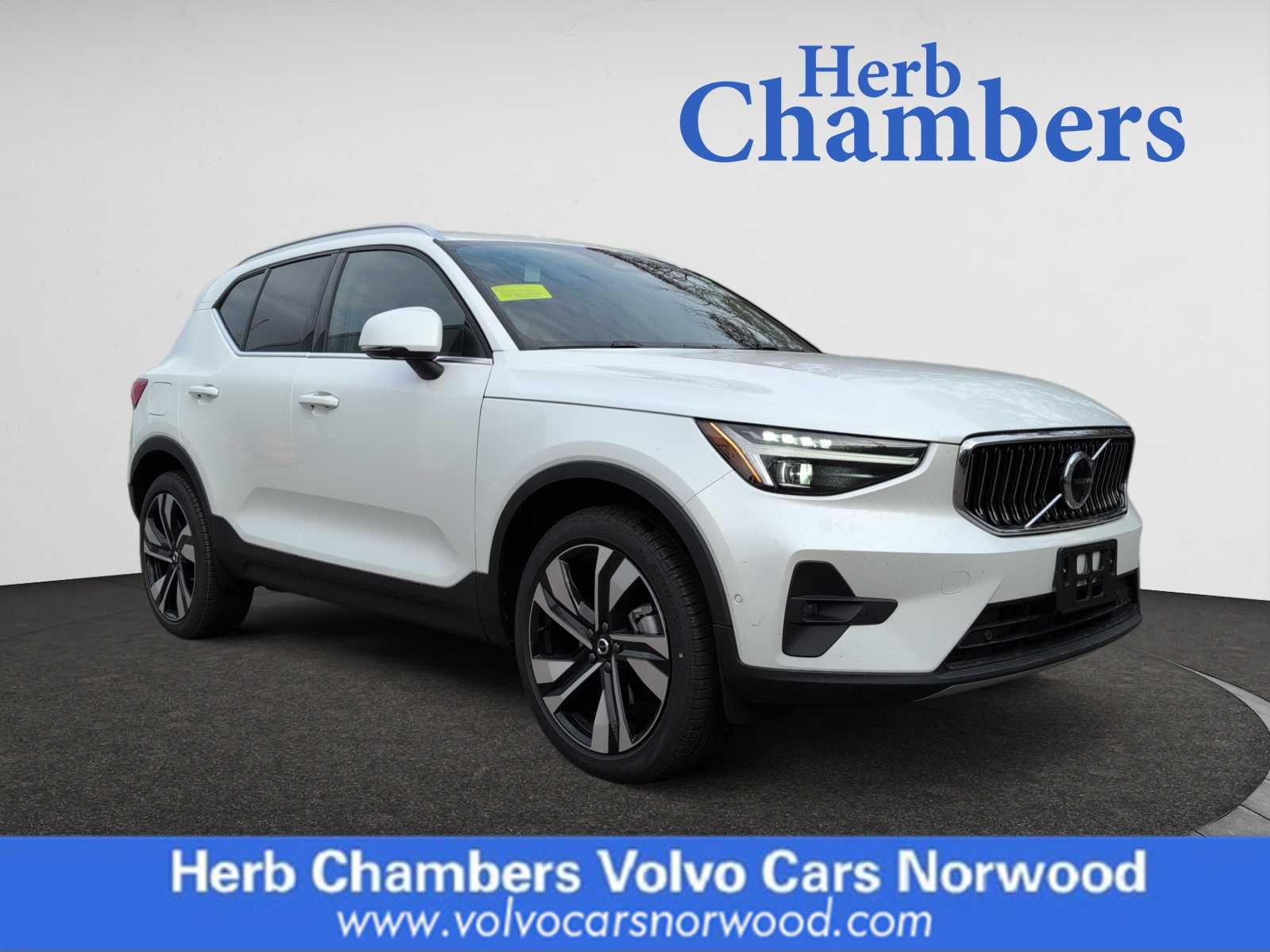 new 2025 Volvo XC40 car, priced at $49,810