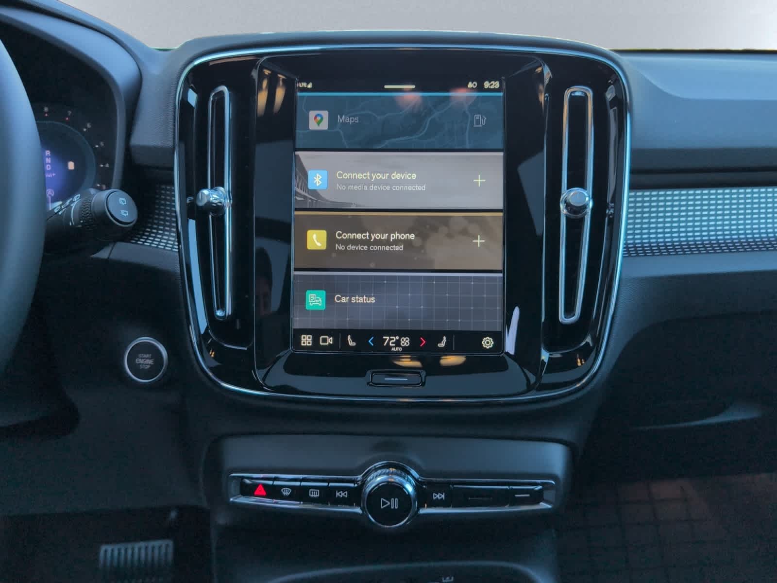 new 2025 Volvo XC40 car, priced at $47,215