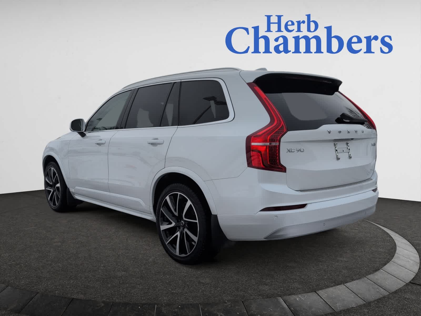 used 2022 Volvo XC90 car, priced at $43,998