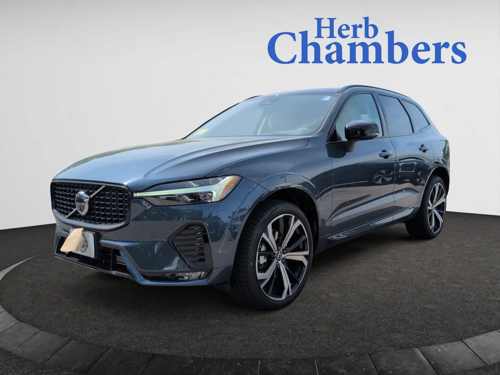 new 2025 Volvo XC60 car, priced at $60,660