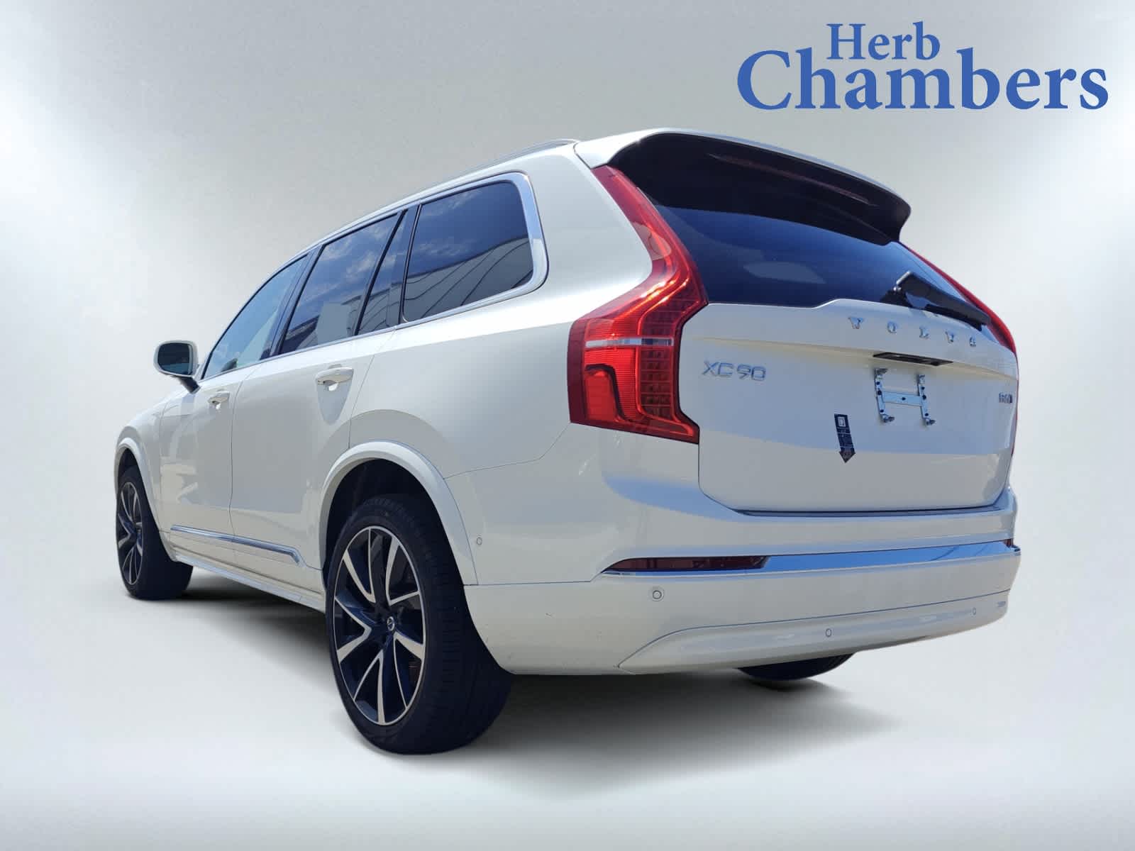 new 2024 Volvo XC90 car, priced at $68,255