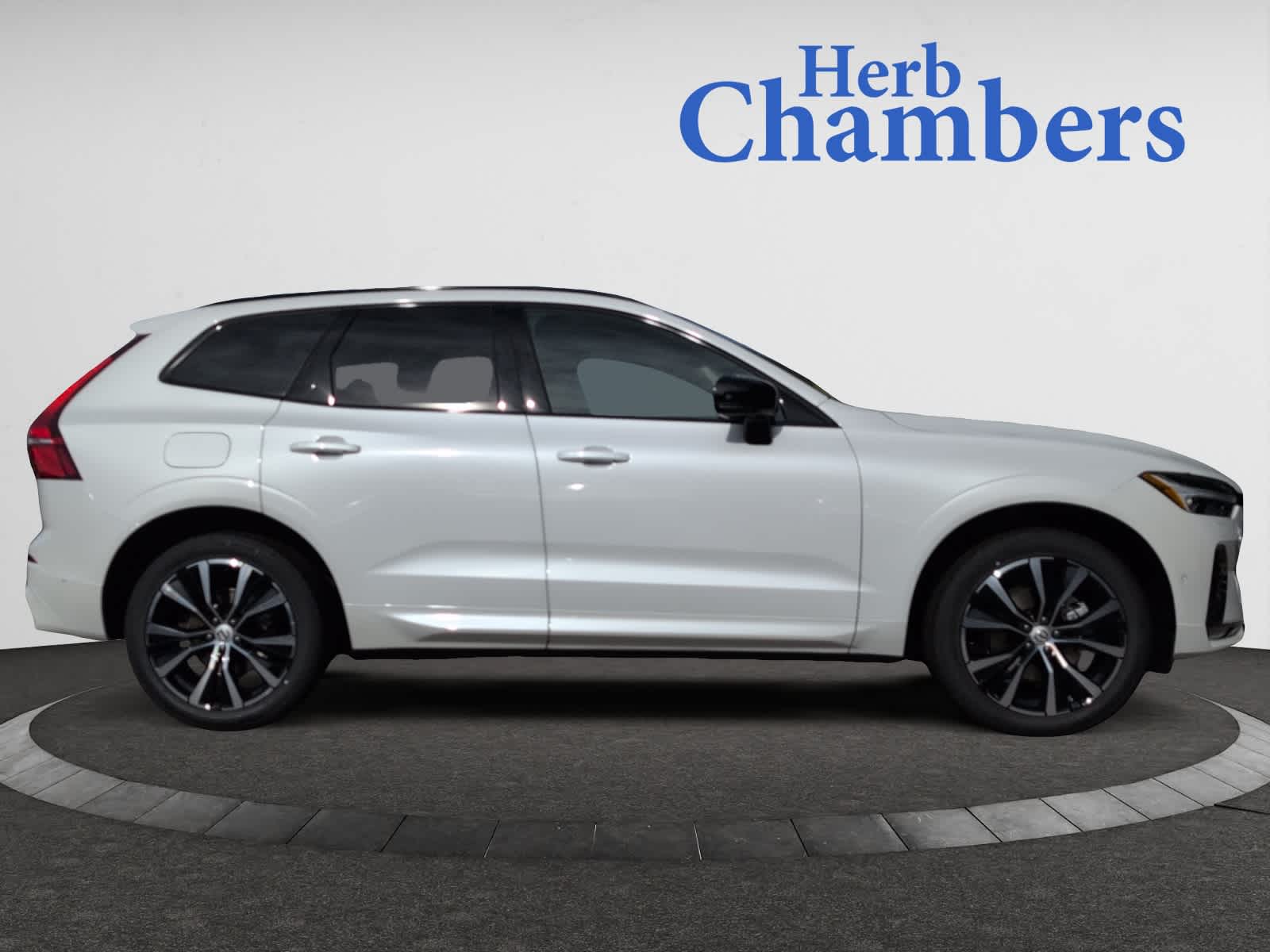 new 2025 Volvo XC60 car, priced at $56,525