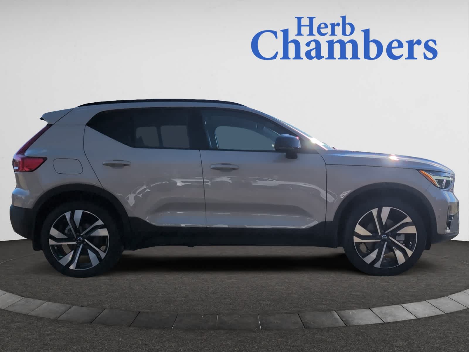 new 2025 Volvo XC40 car, priced at $53,435