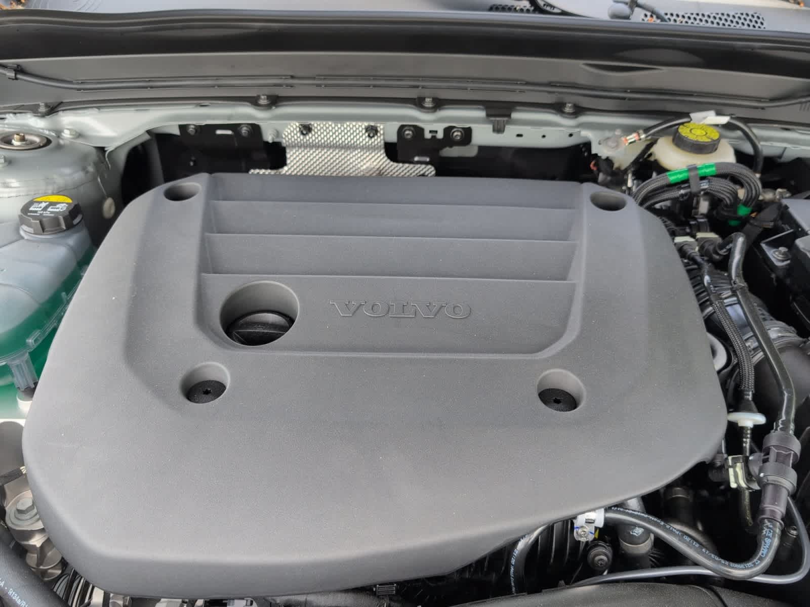 new 2025 Volvo XC40 car, priced at $49,585