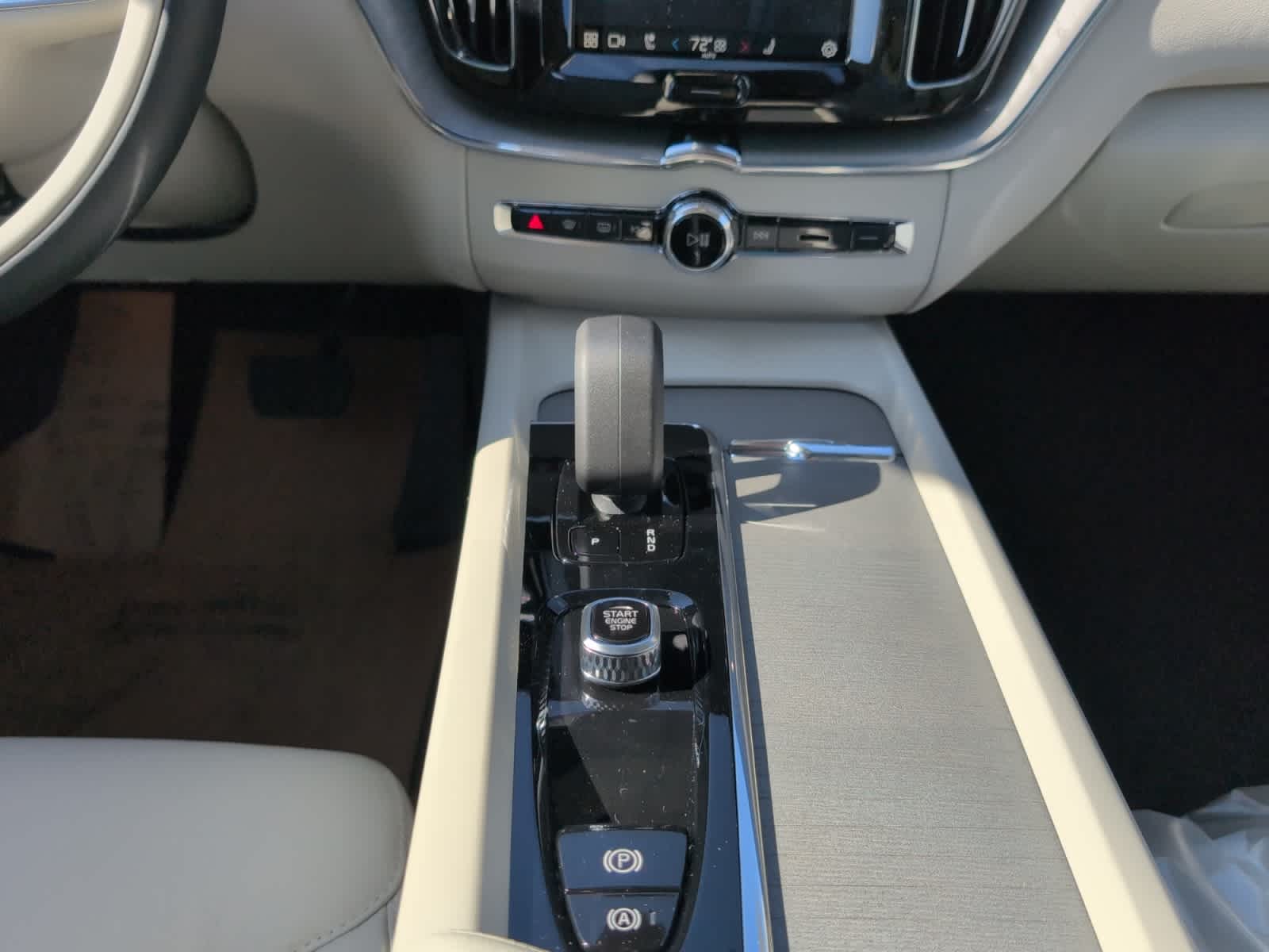 new 2025 Volvo XC60 plug-in hybrid car, priced at $66,260