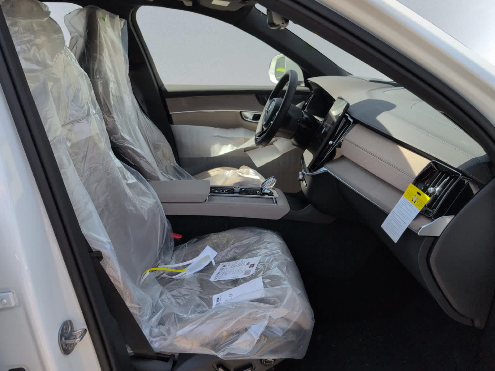 new 2025 Volvo XC90 plug-in hybrid car, priced at $82,735
