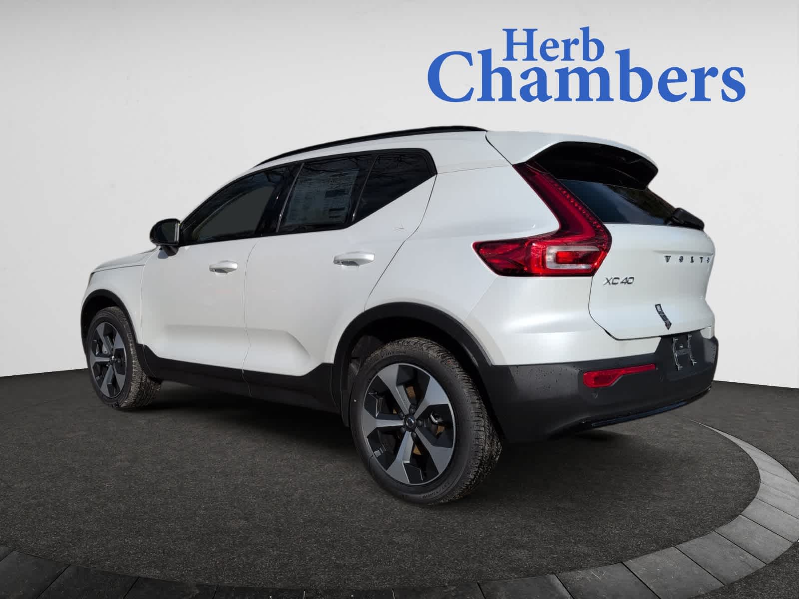 new 2025 Volvo XC40 car, priced at $48,315