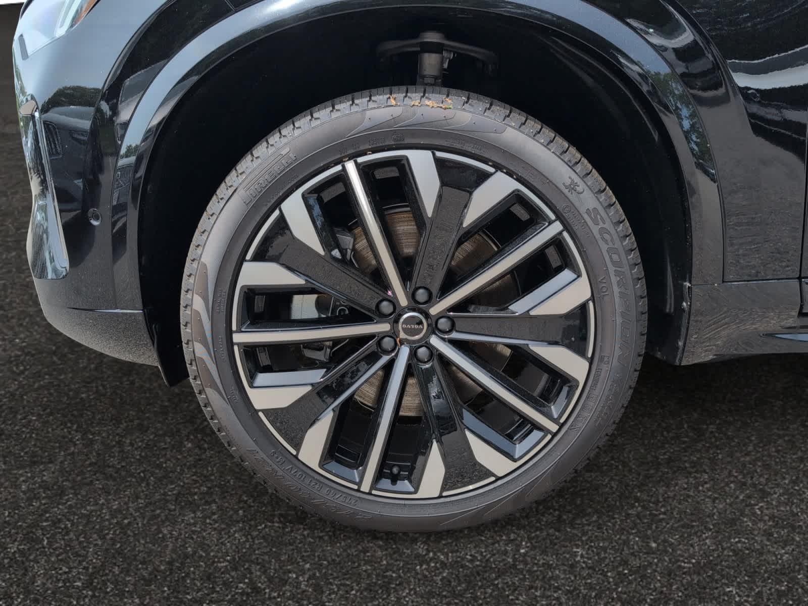 used 2025 Volvo XC90 plug-in hybrid car, priced at $68,998