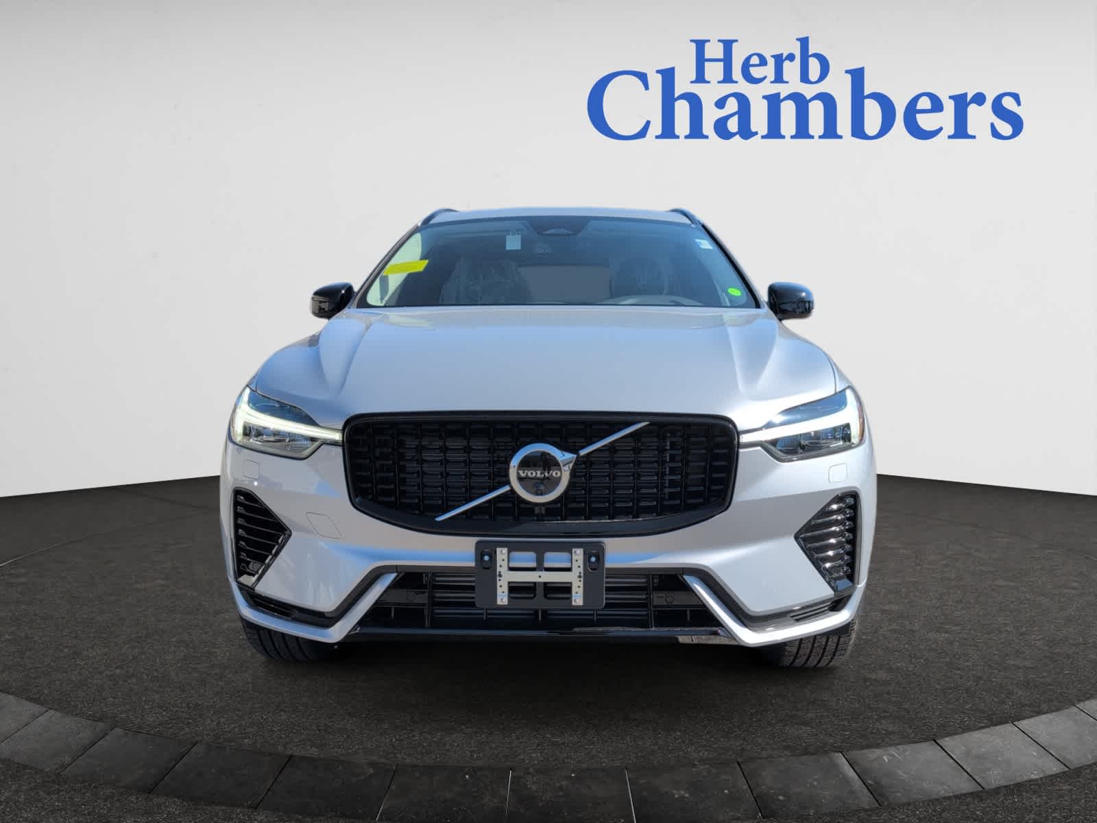 new 2025 Volvo XC60 plug-in hybrid car, priced at $65,455