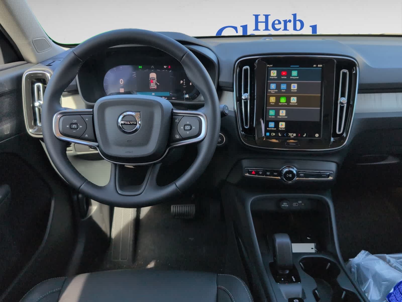 new 2025 Volvo XC40 car, priced at $43,045