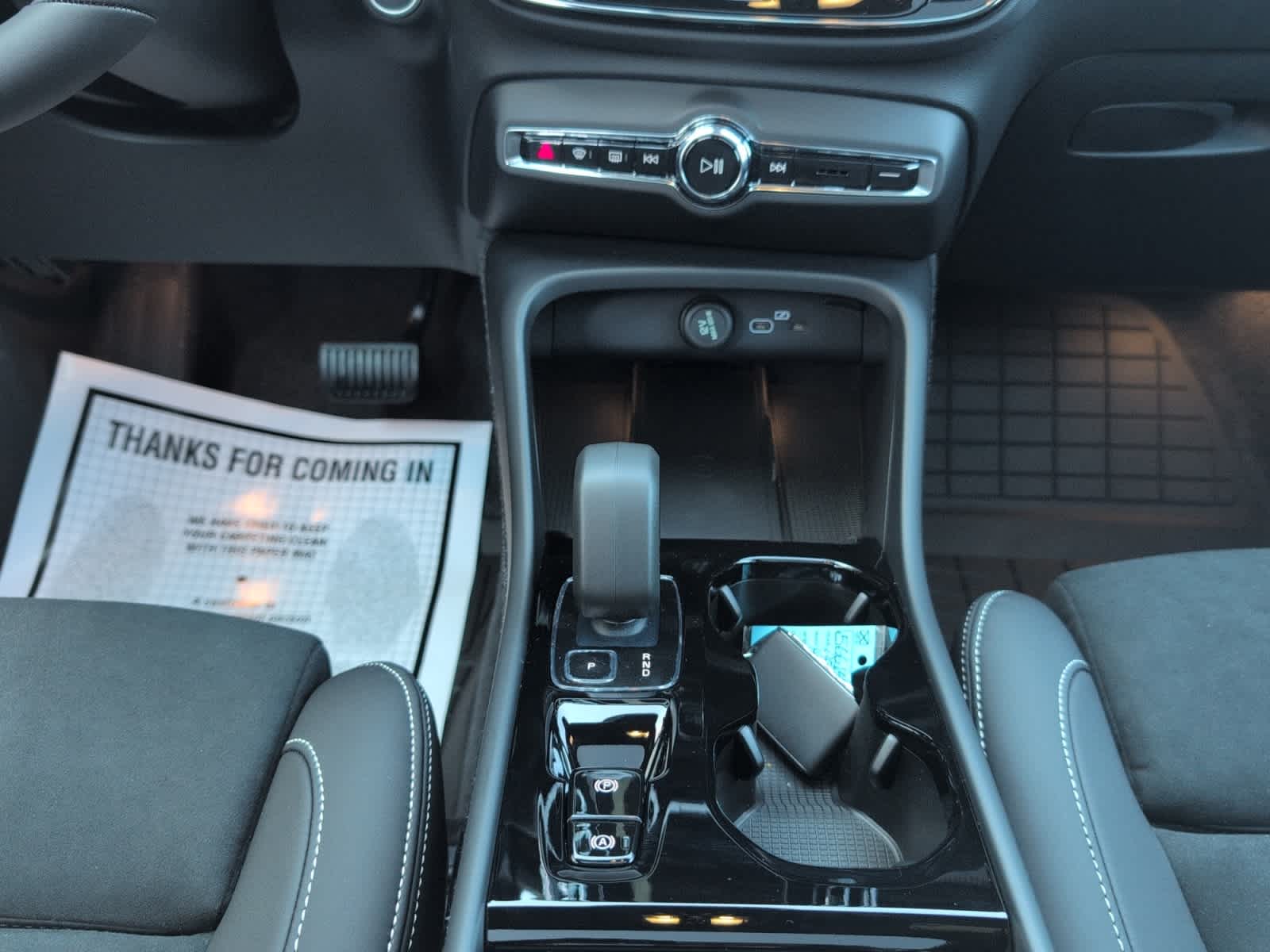 new 2025 Volvo XC40 car, priced at $47,215