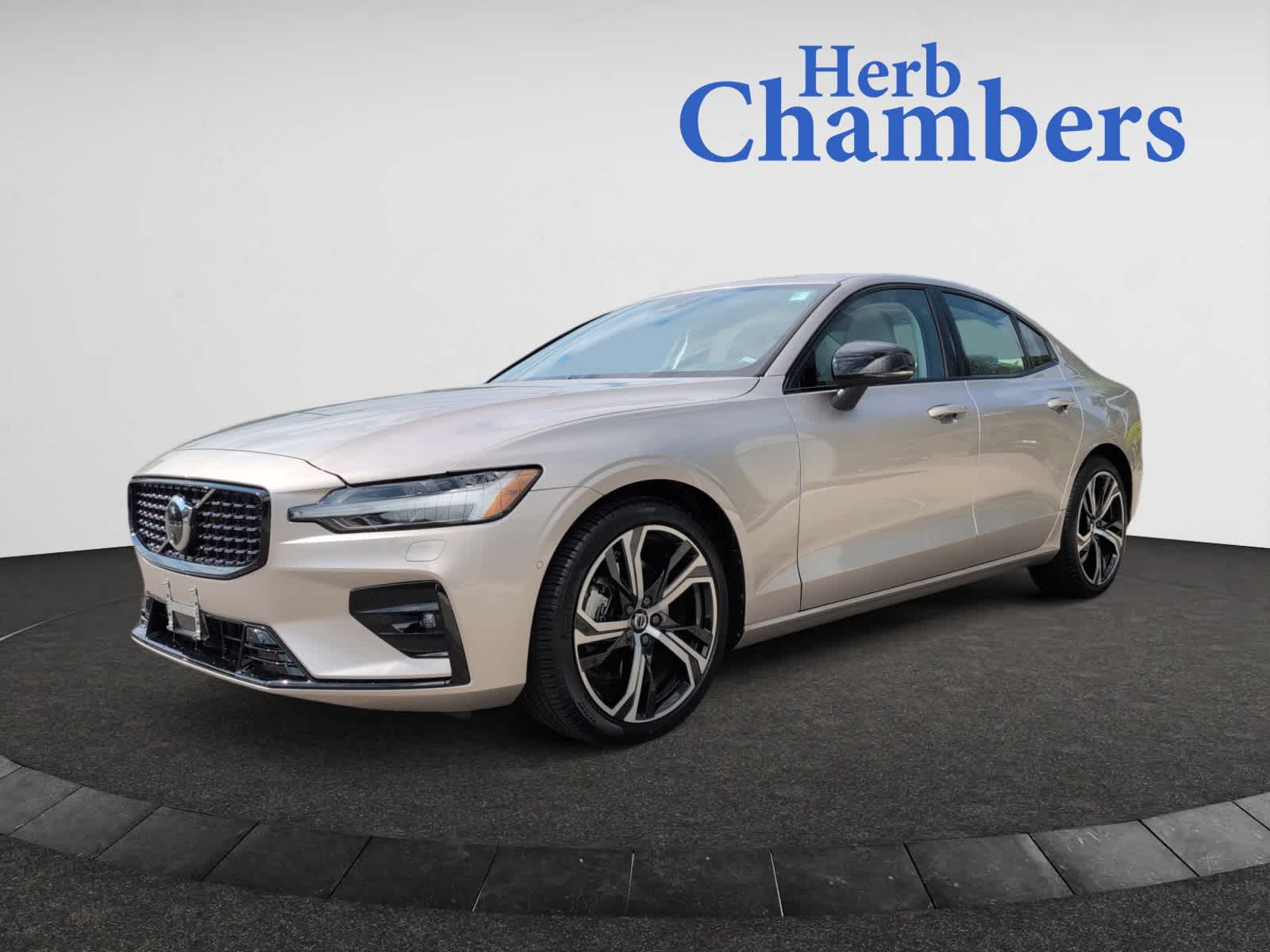 new 2024 Volvo S60 car, priced at $36,998