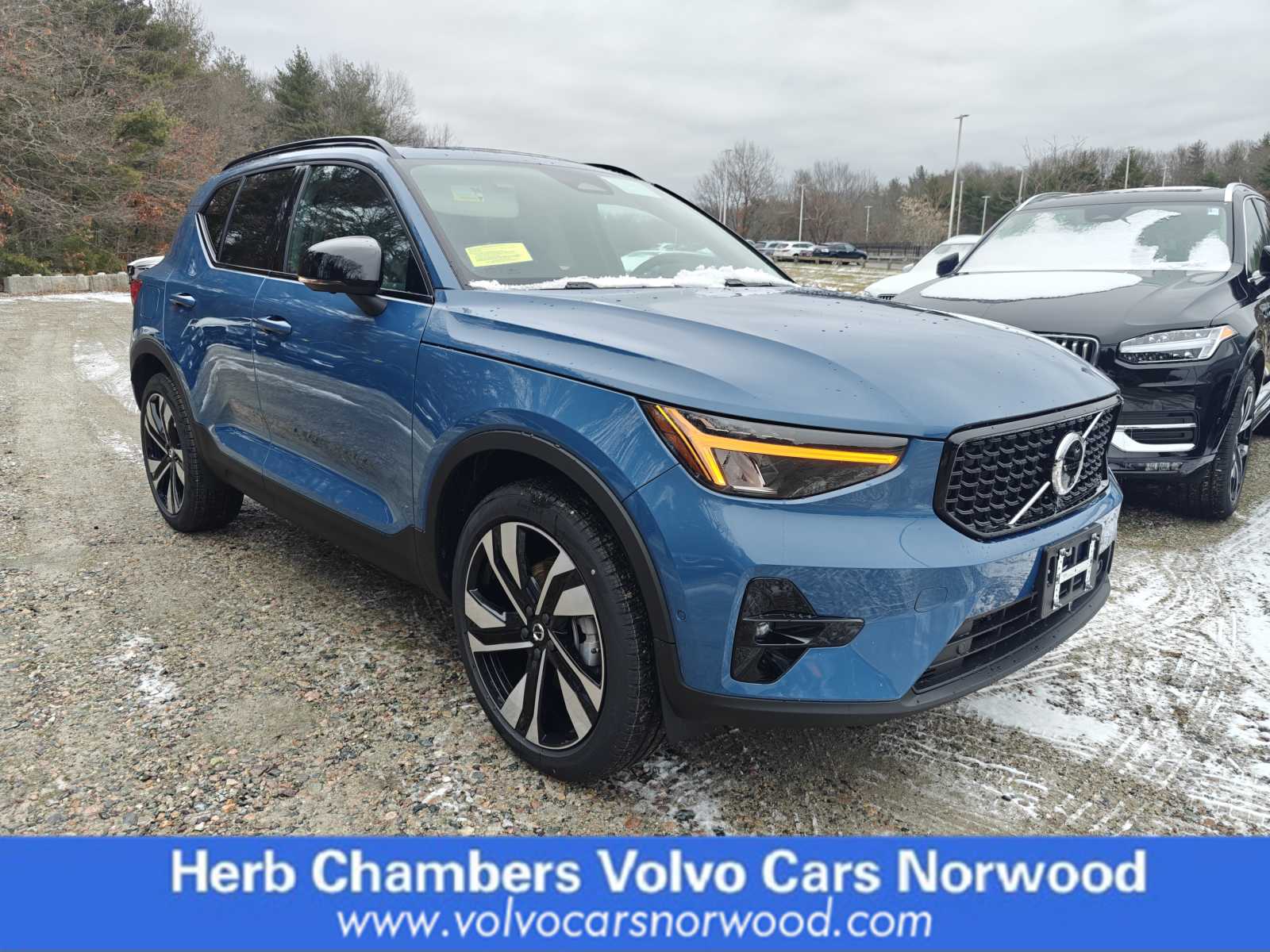 new 2024 Volvo XC40 car, priced at $50,250