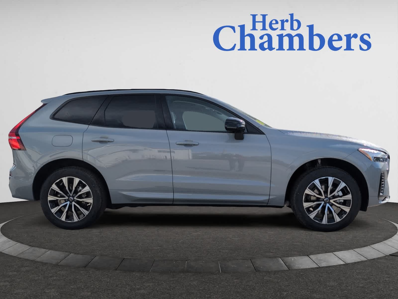 new 2025 Volvo XC60 car, priced at $51,075