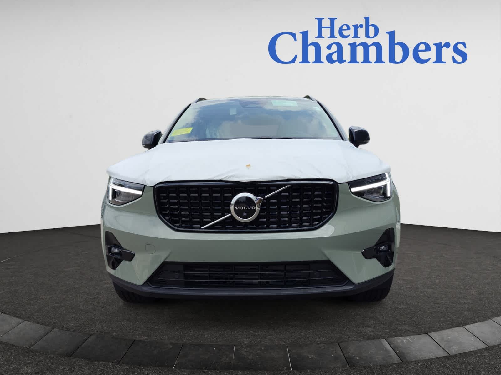 new 2025 Volvo XC40 car, priced at $48,315