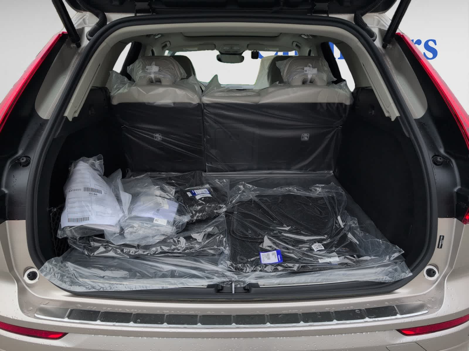 new 2025 Volvo XC60 plug-in hybrid car, priced at $66,260