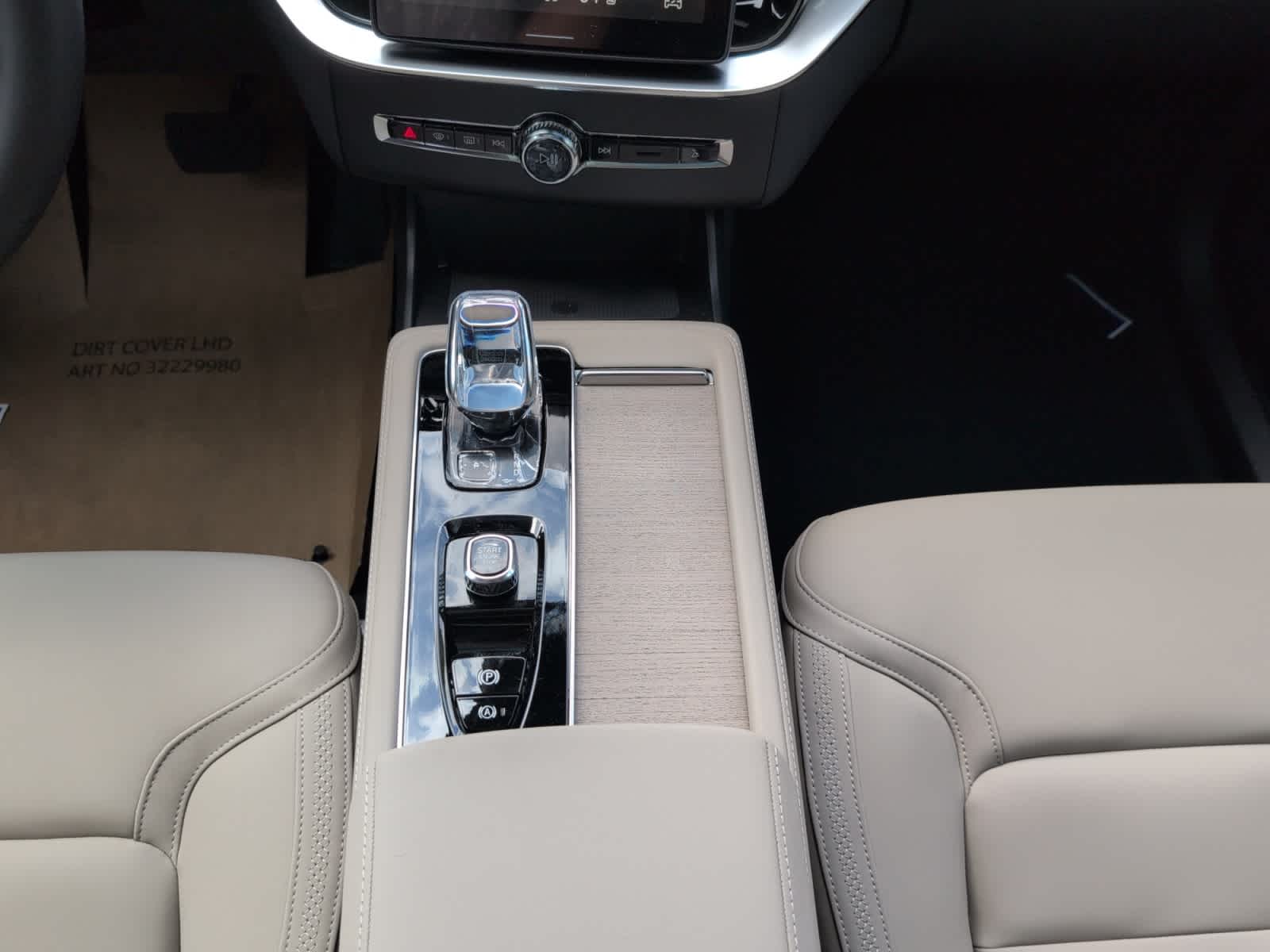 new 2025 Volvo XC90 car, priced at $59,745