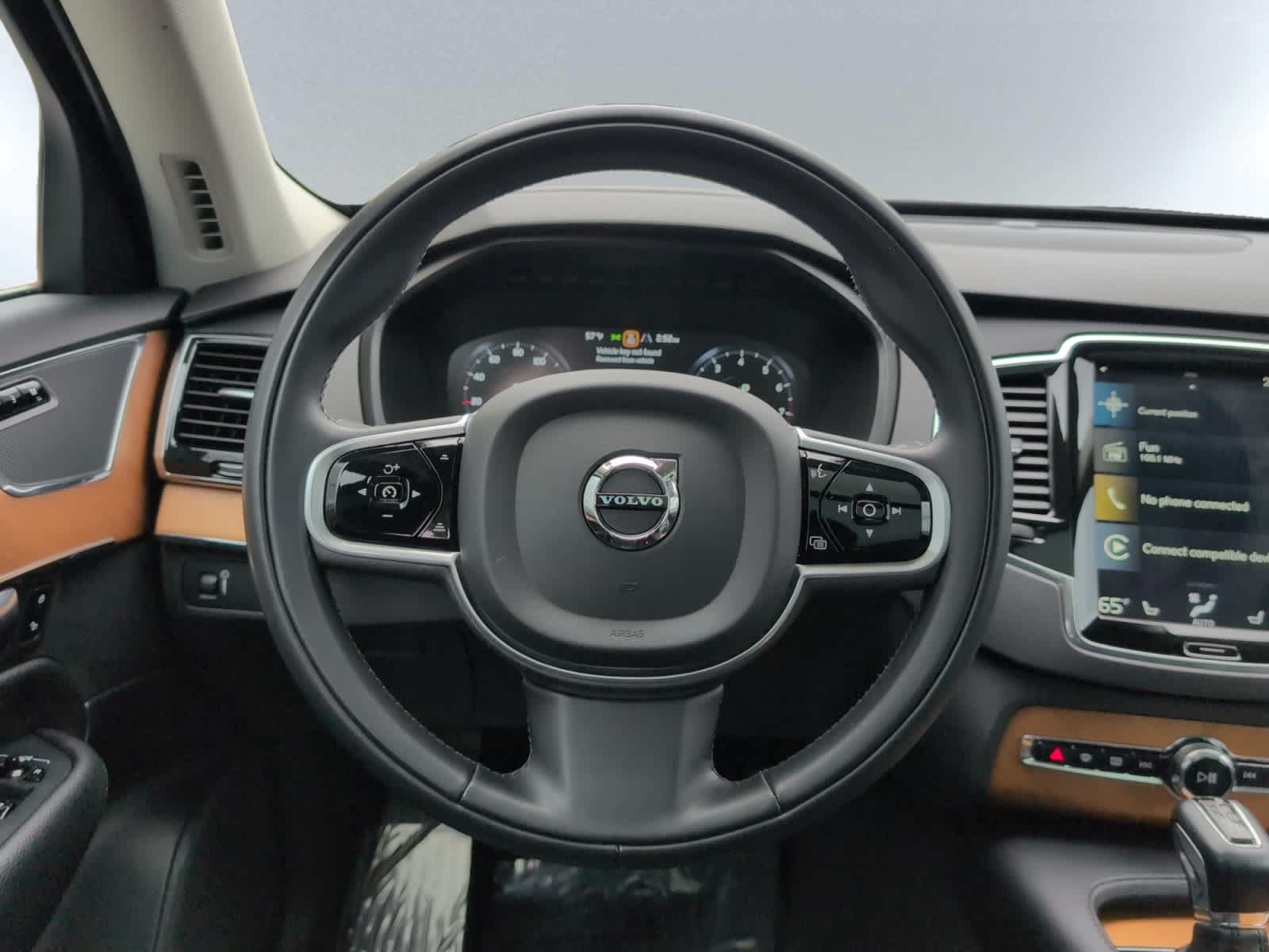 used 2021 Volvo XC90 car, priced at $36,998