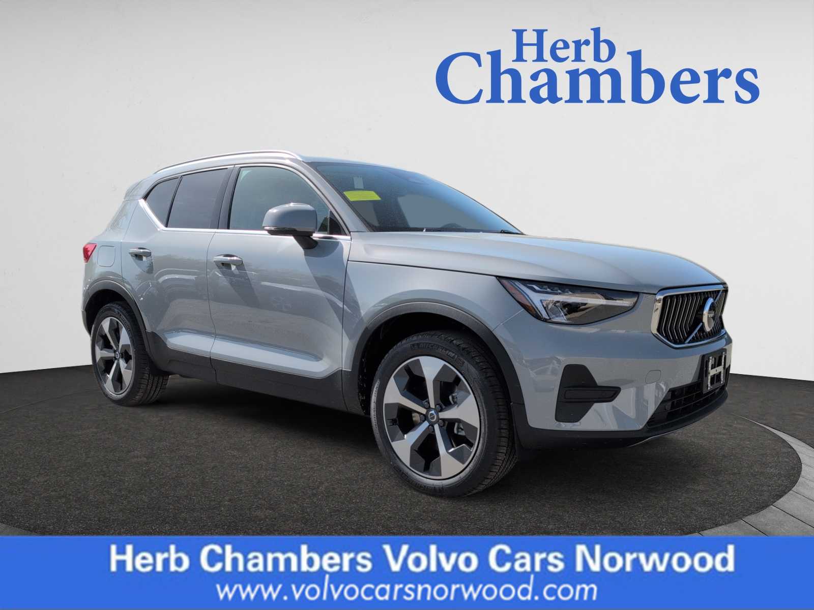 new 2025 Volvo XC40 car, priced at $45,815