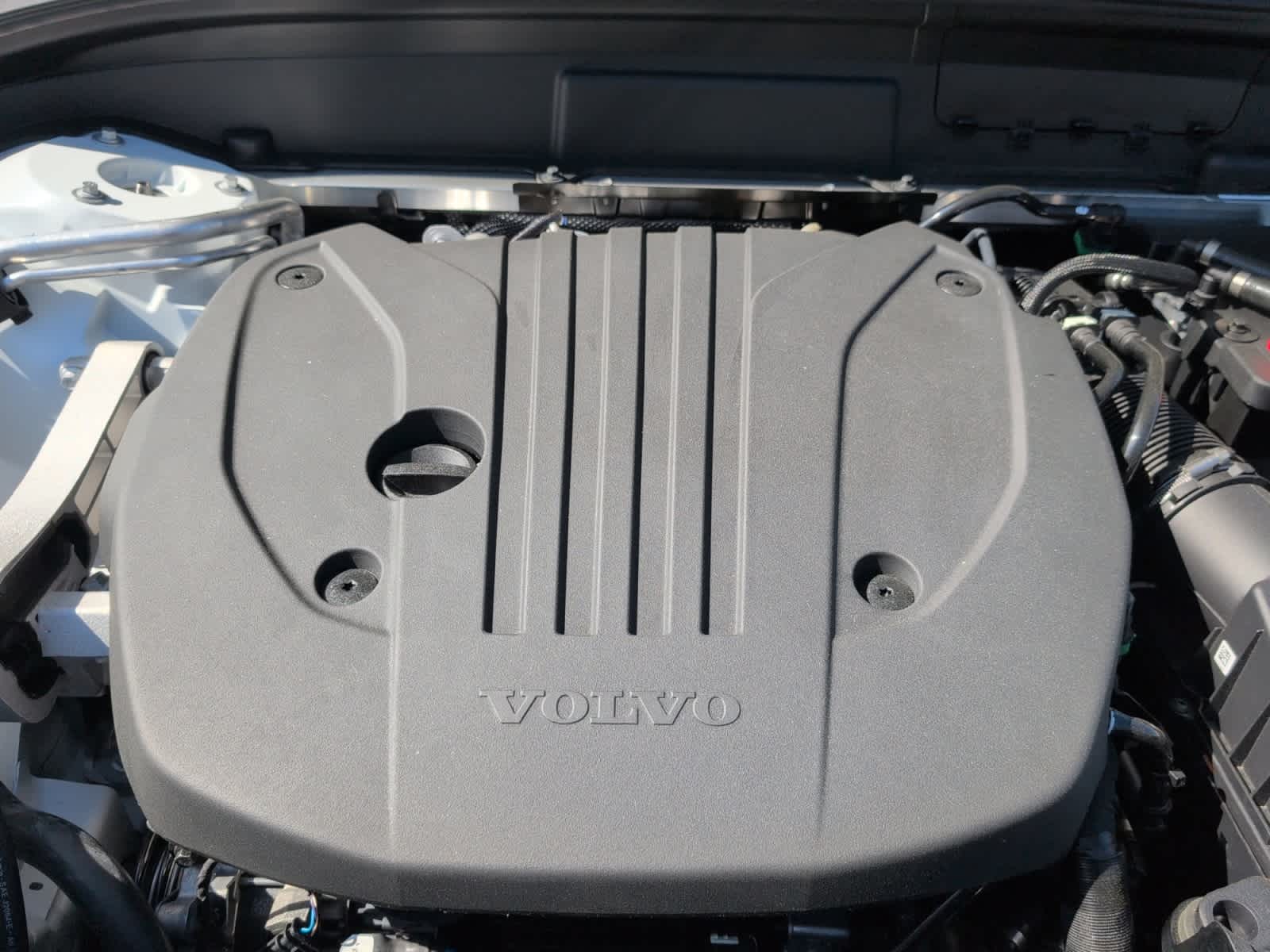 new 2025 Volvo XC60 car, priced at $50,300