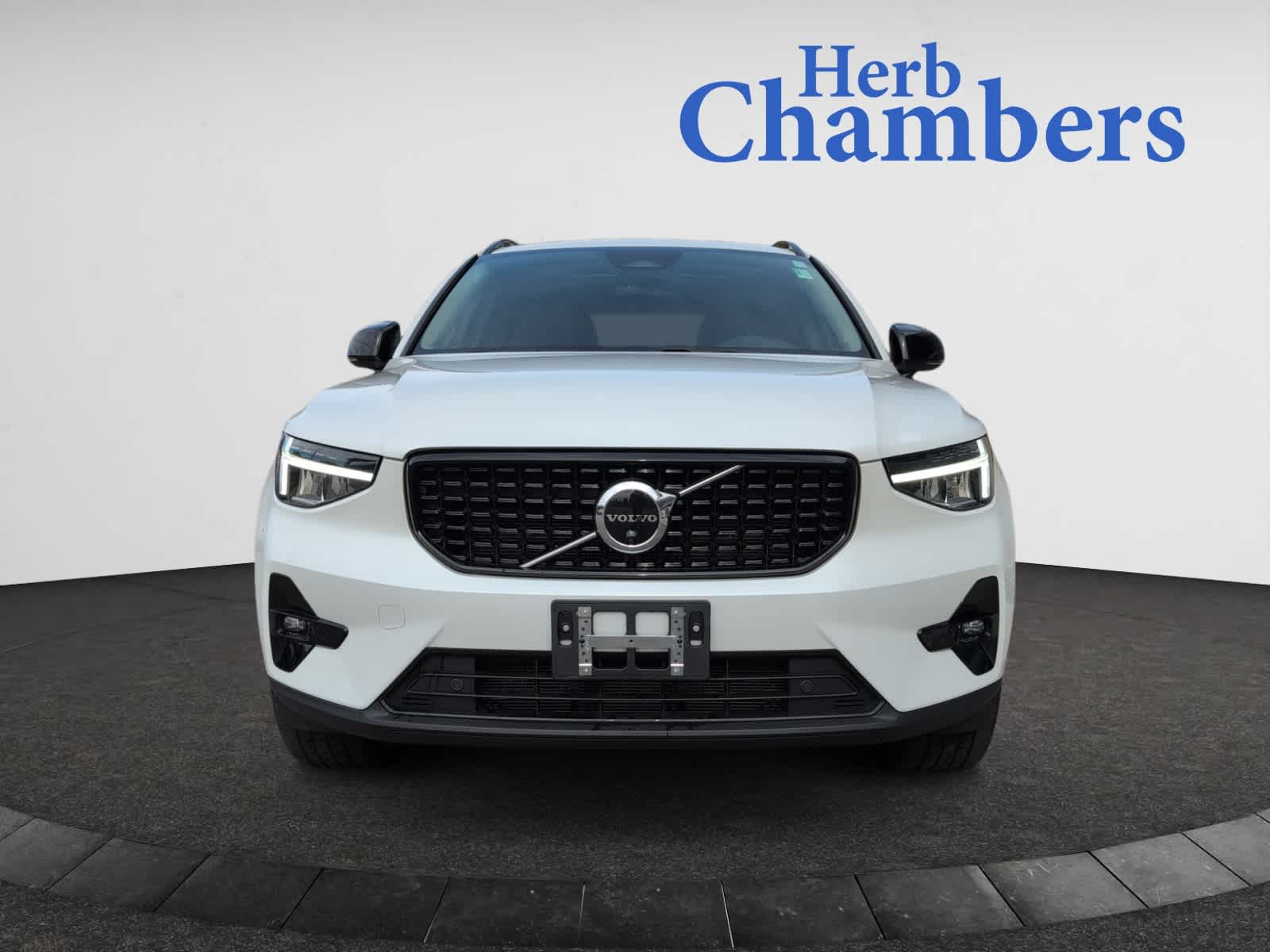 used 2023 Volvo XC40 car, priced at $36,498