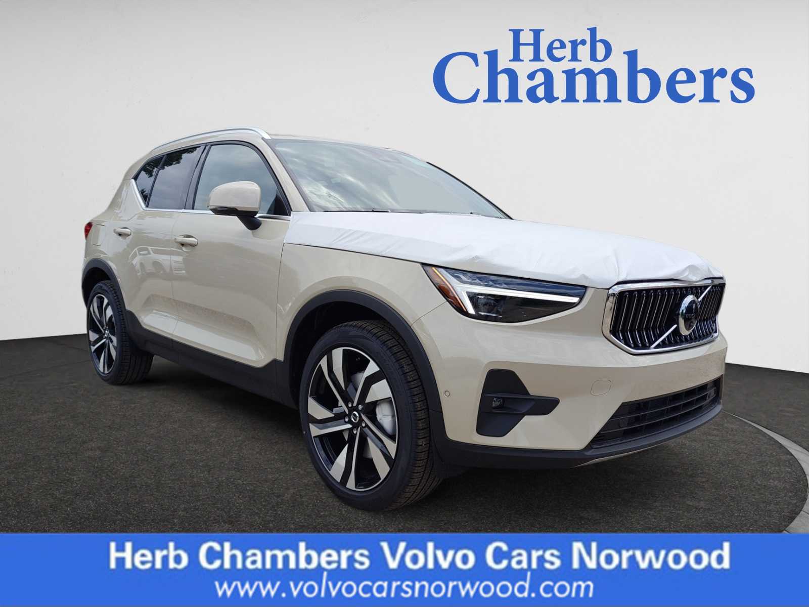 new 2025 Volvo XC40 car, priced at $51,040