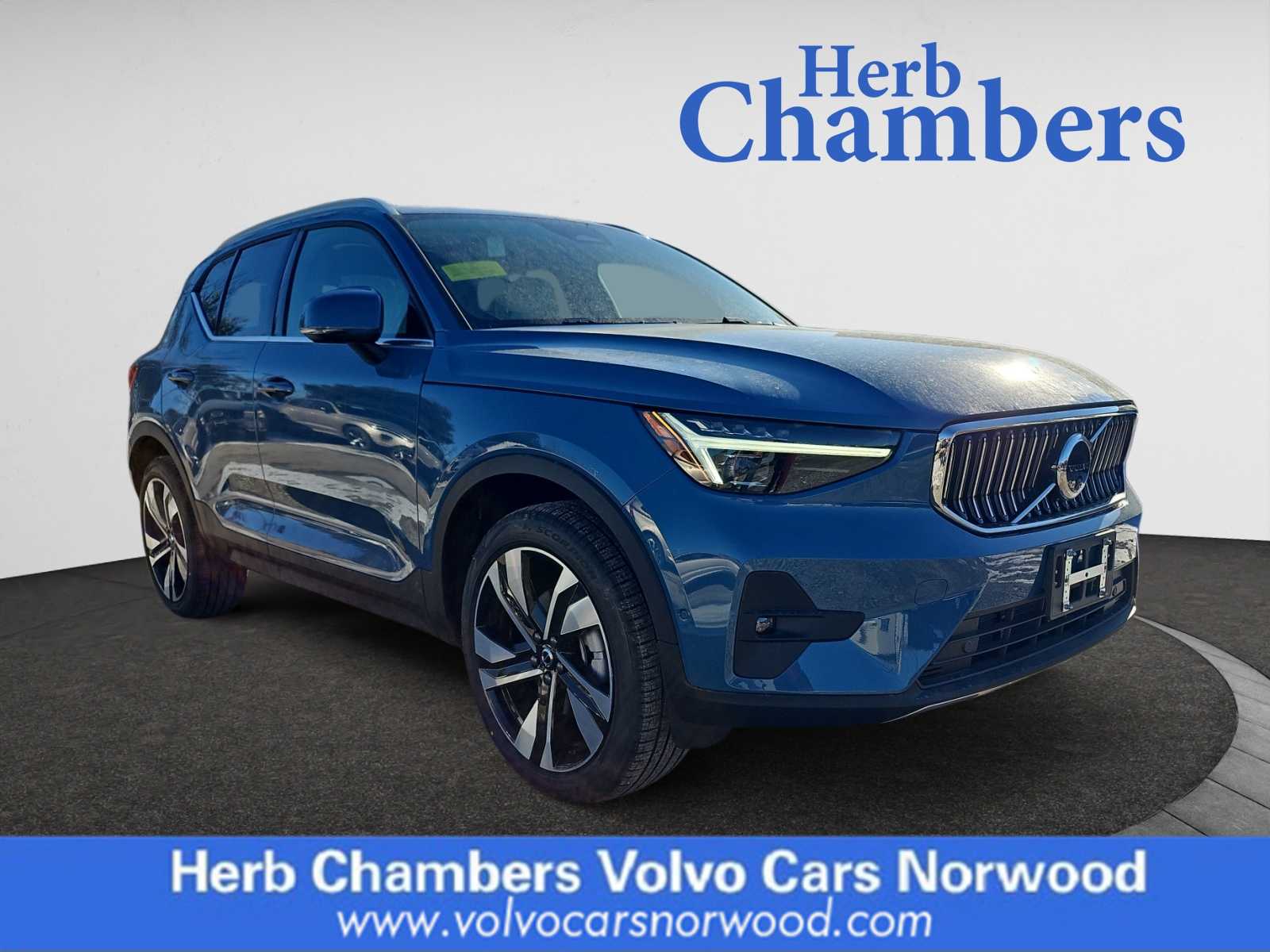 new 2025 Volvo XC40 car, priced at $51,040