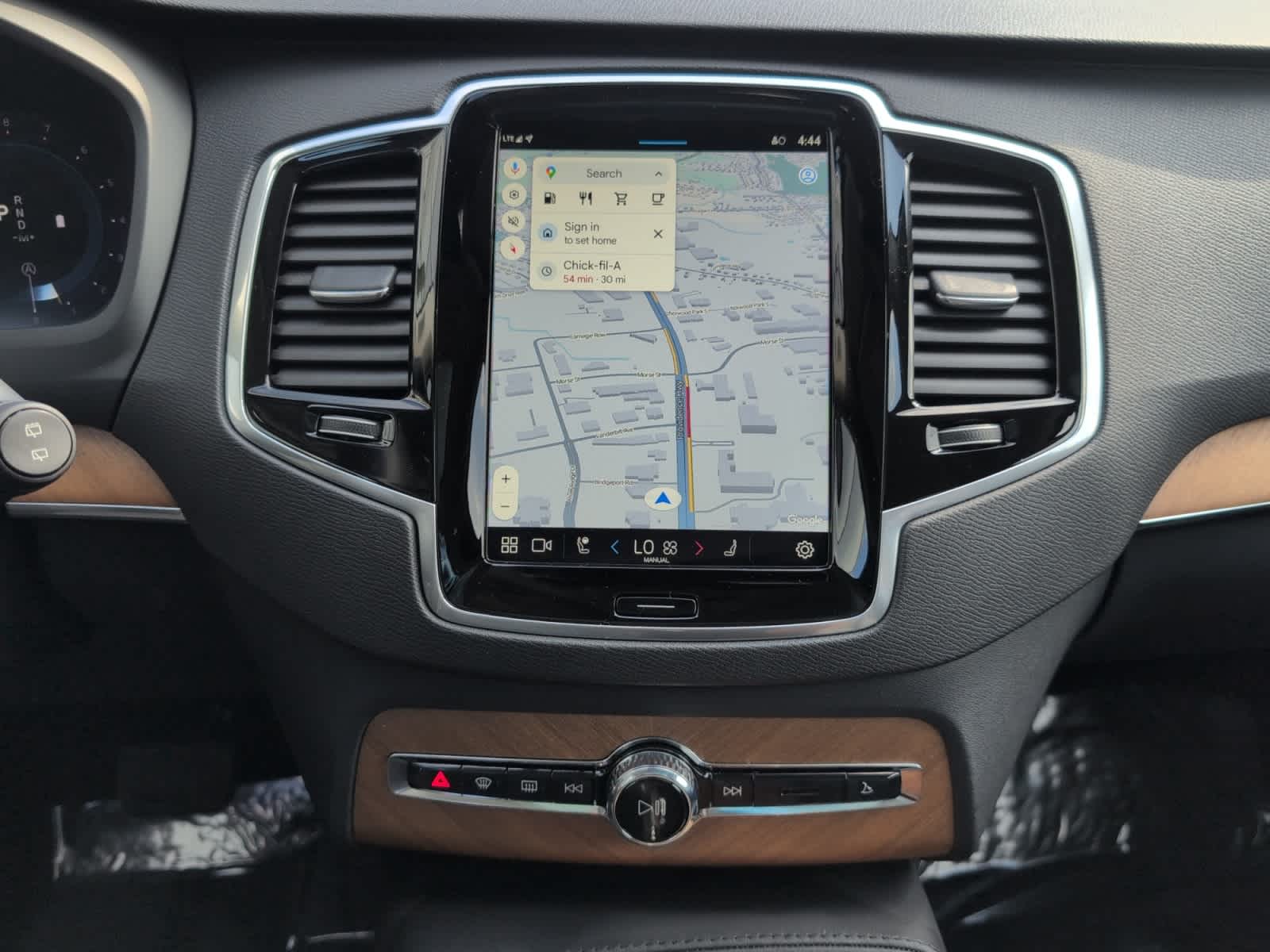 new 2024 Volvo XC90 car, priced at $54,998