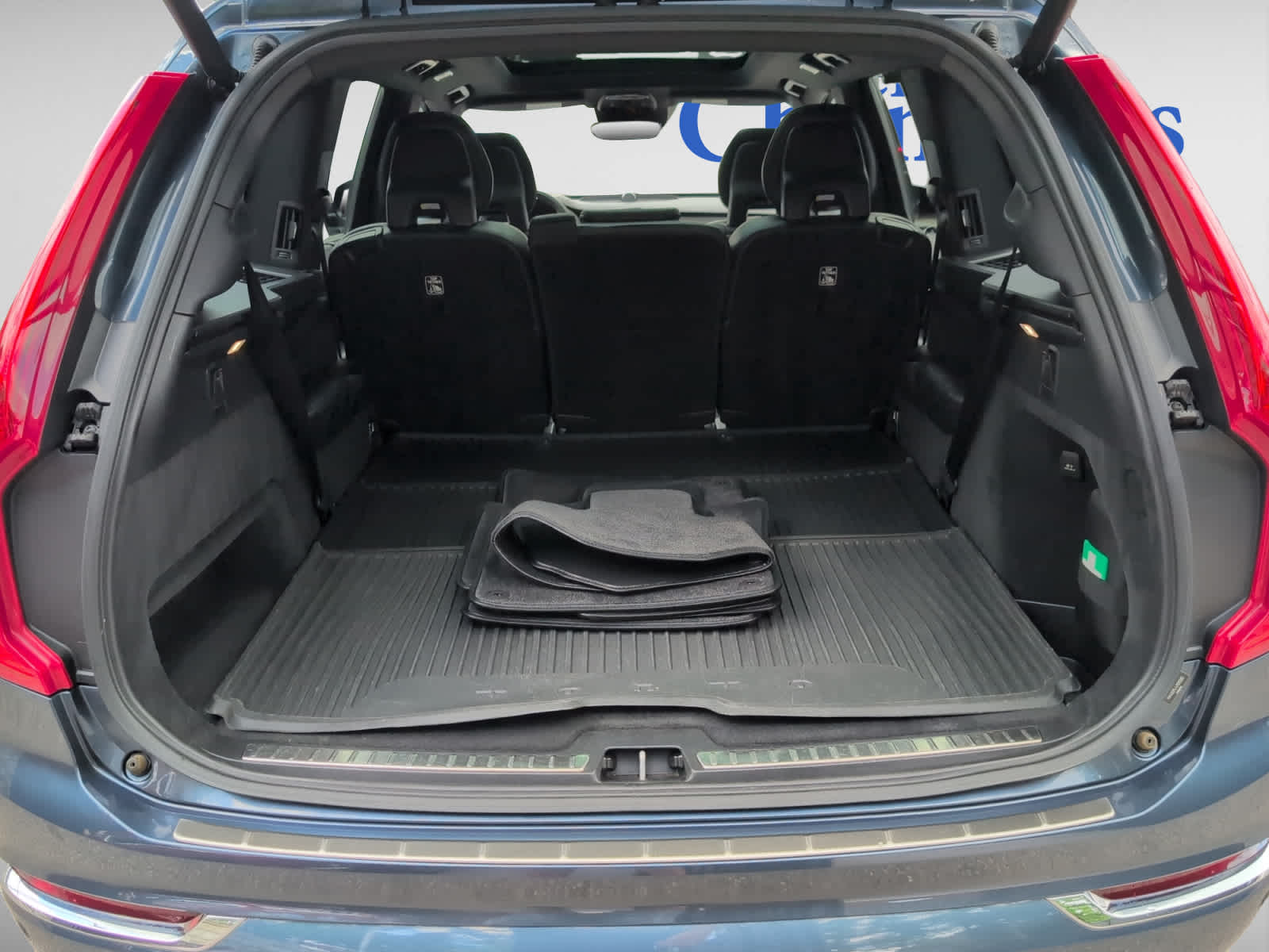used 2018 Volvo XC90 car, priced at $23,998
