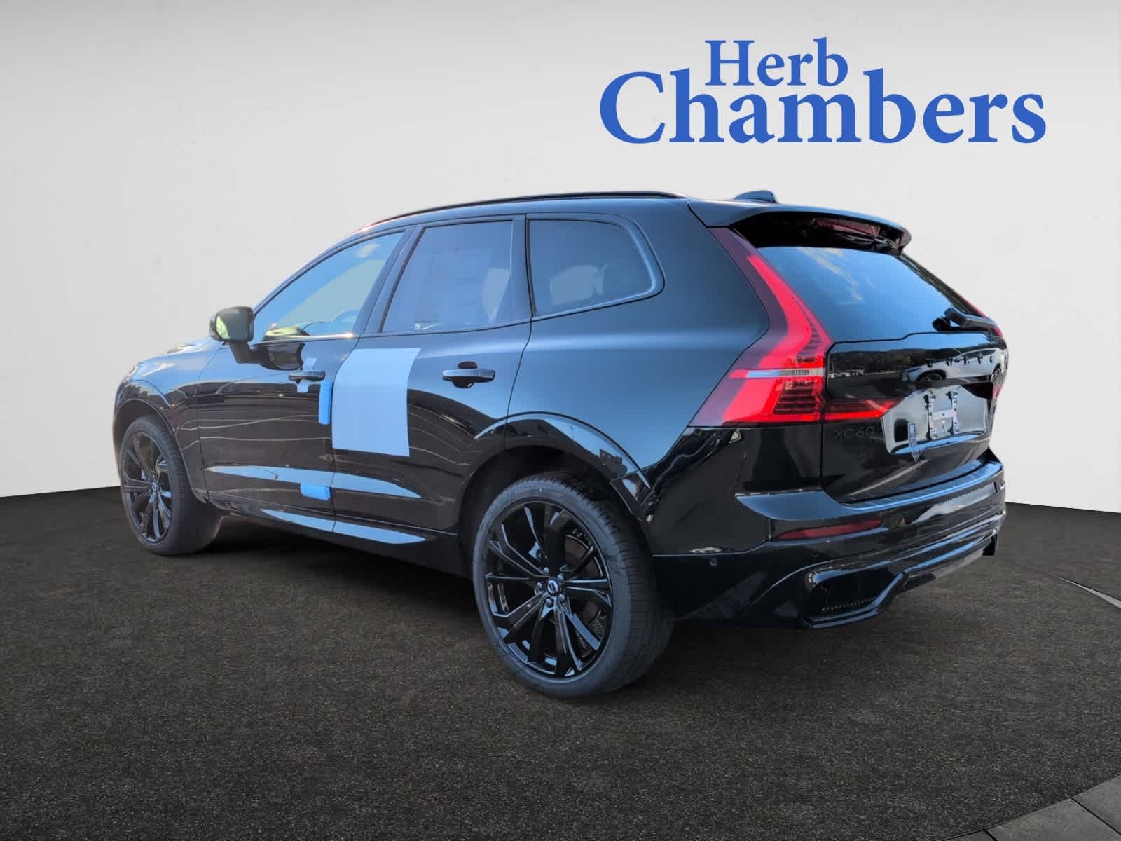 new 2025 Volvo XC60 car, priced at $61,325