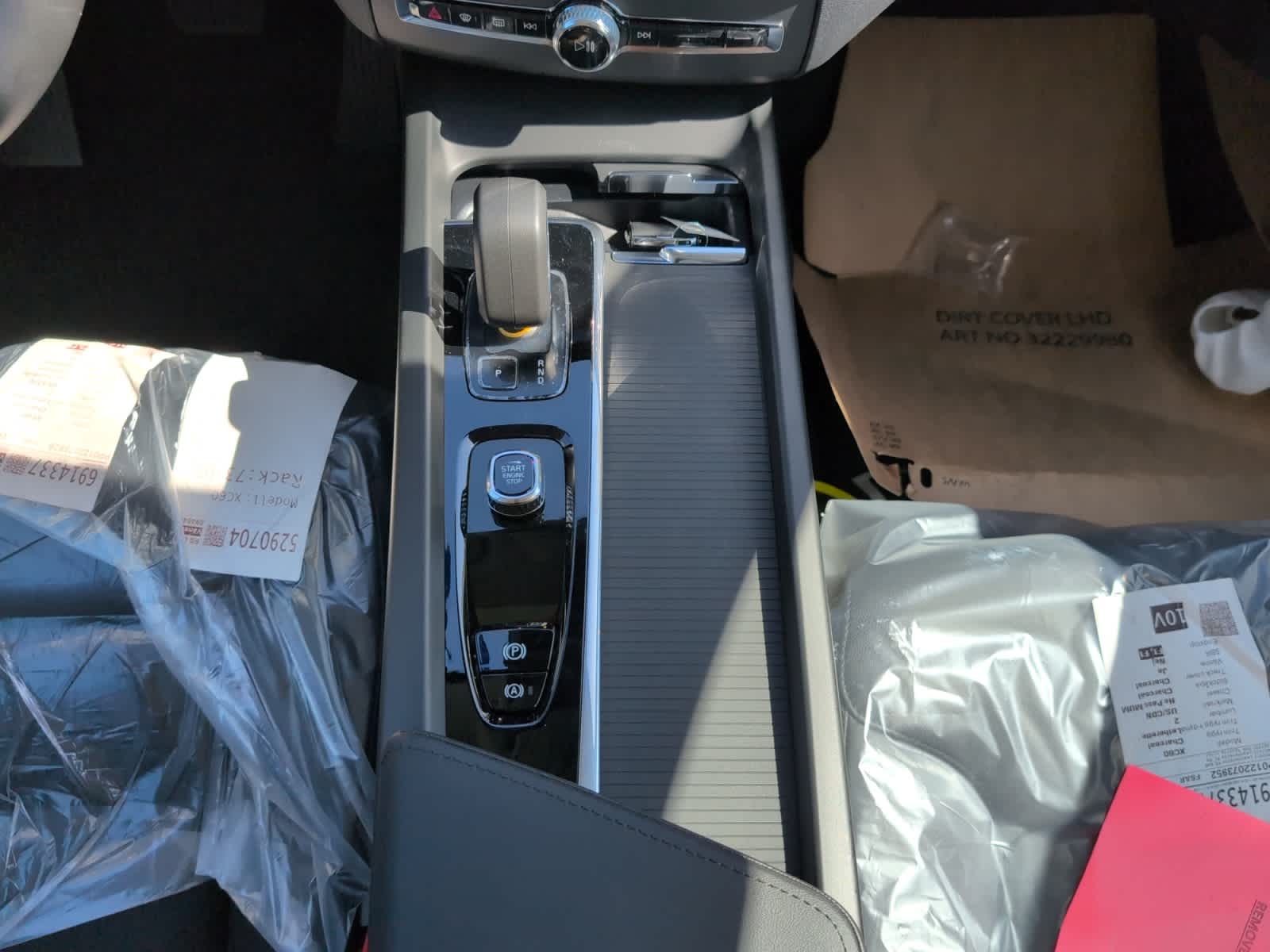 new 2025 Volvo XC60 car, priced at $50,300
