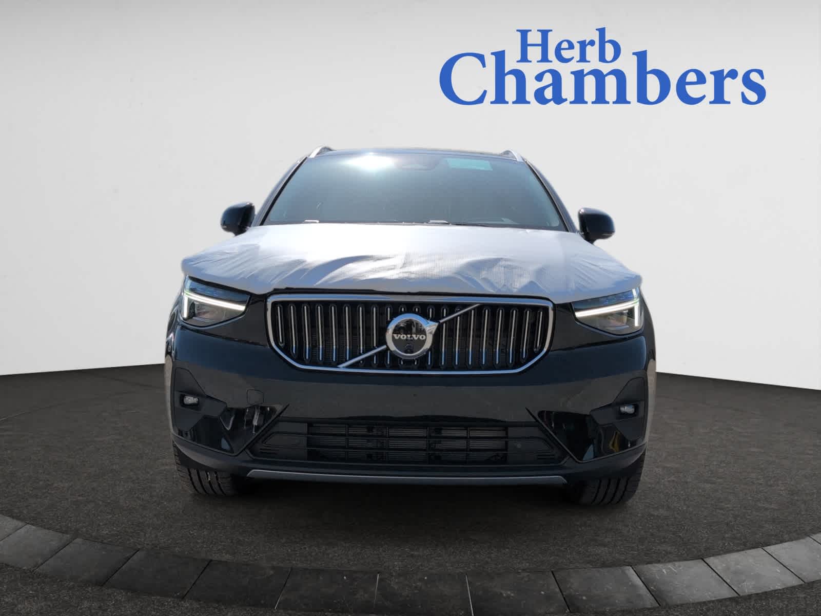 new 2025 Volvo XC40 car, priced at $48,335