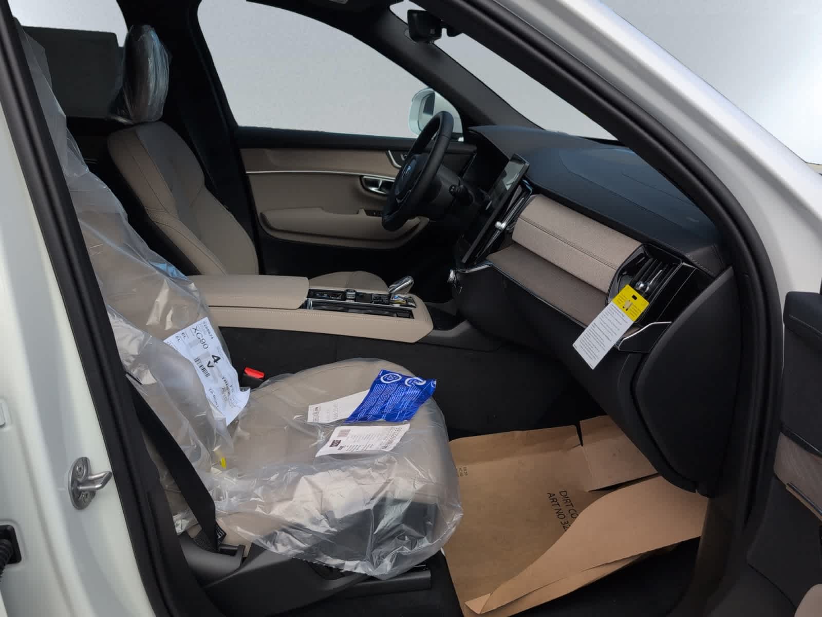 new 2025 Volvo XC90 car, priced at $60,545