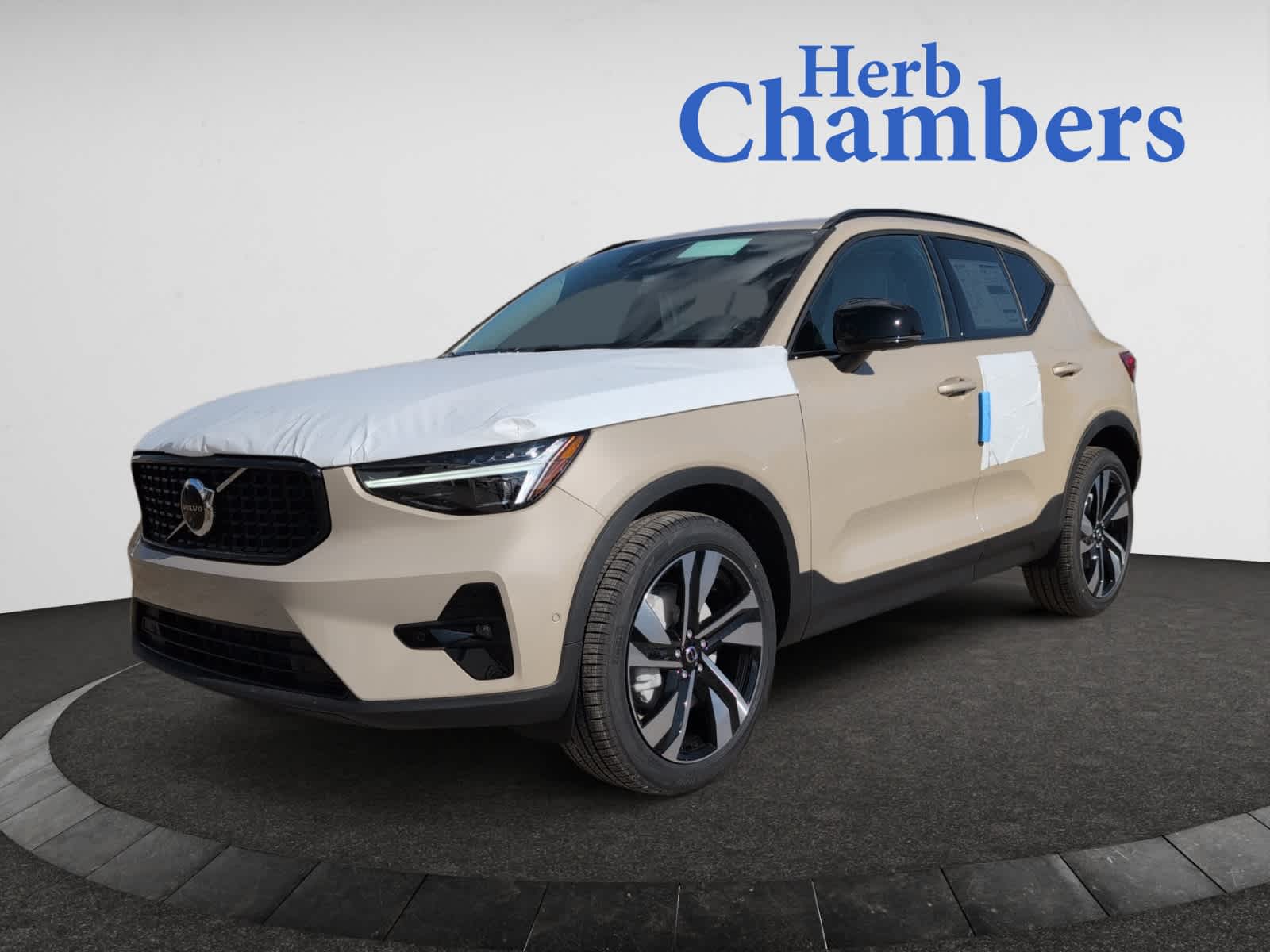 new 2025 Volvo XC40 car, priced at $51,550