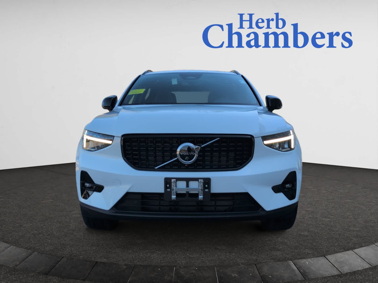 new 2025 Volvo XC40 car, priced at $47,215