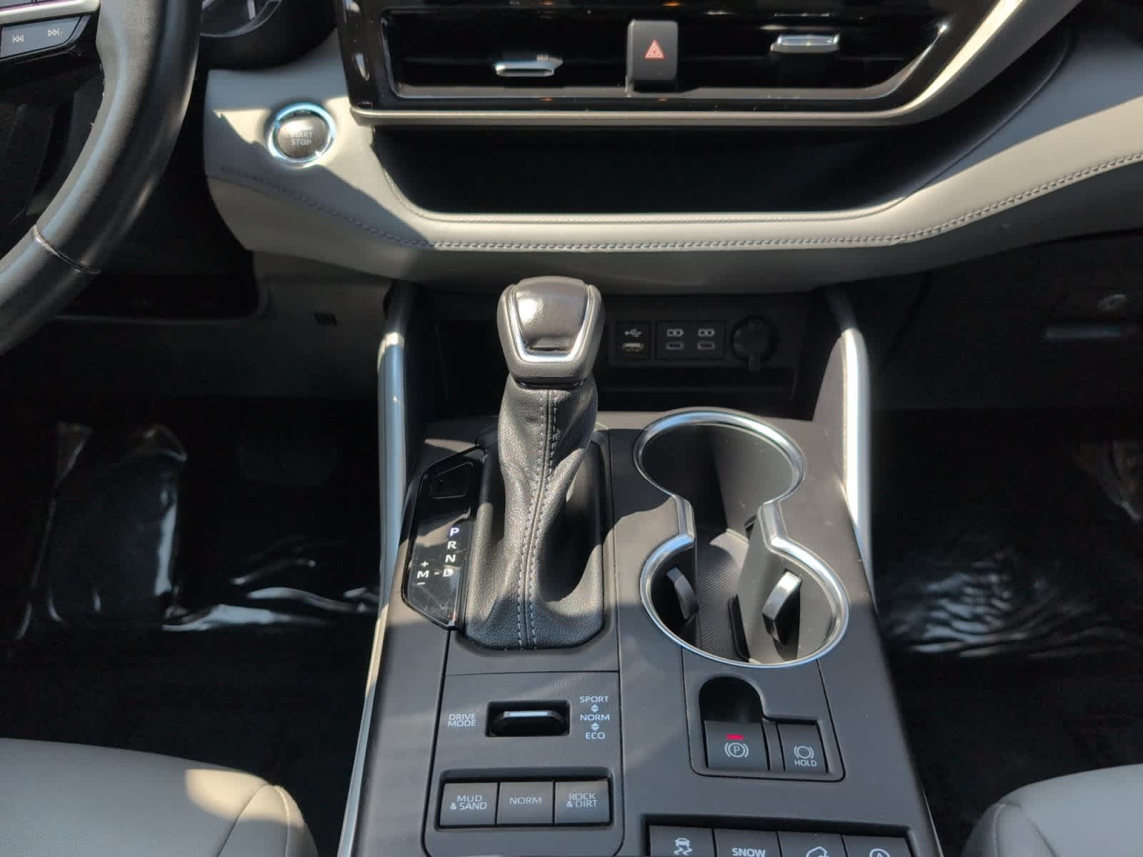 used 2022 Toyota Highlander car, priced at $37,998