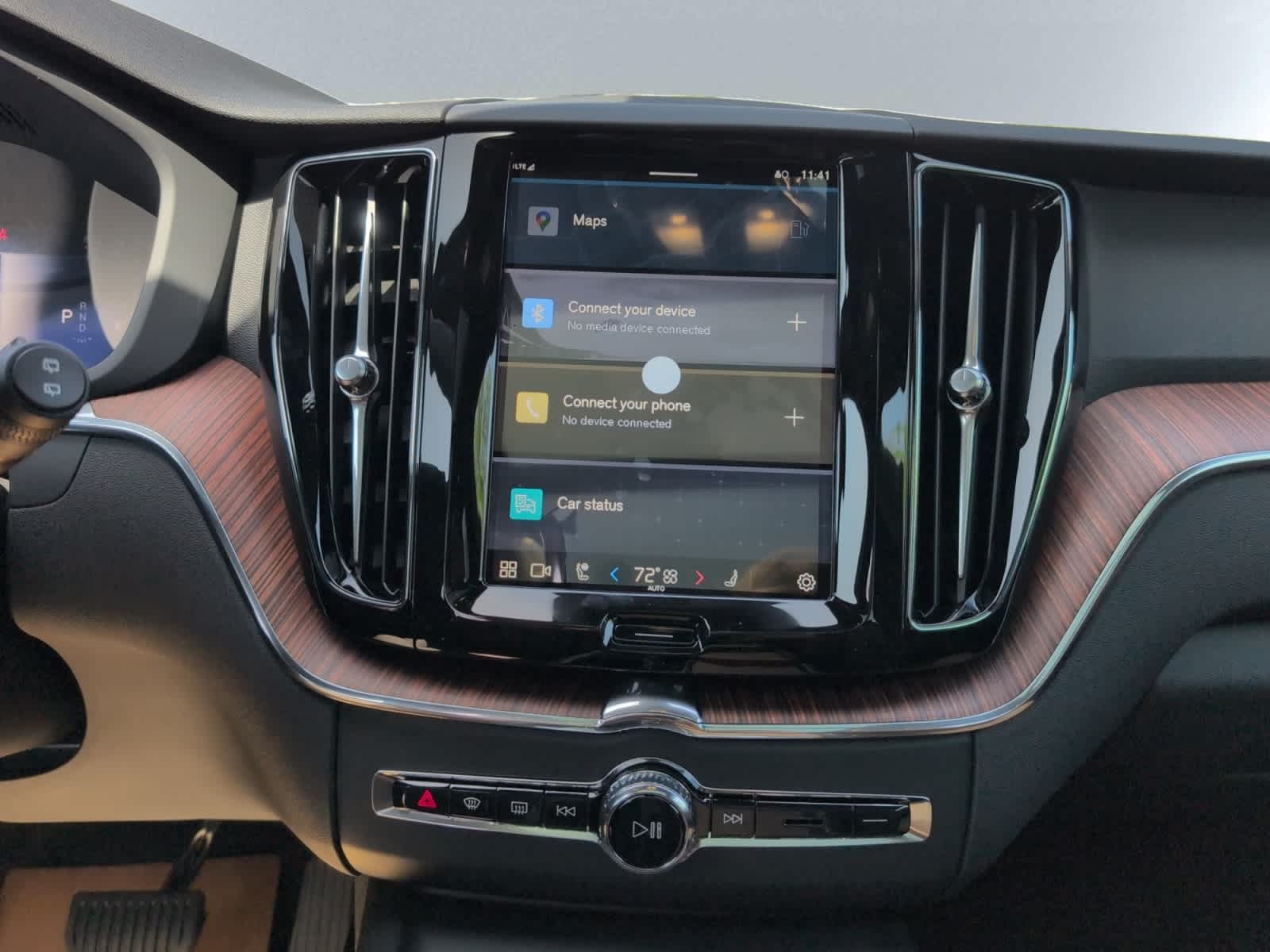 new 2025 Volvo XC60 car, priced at $54,545